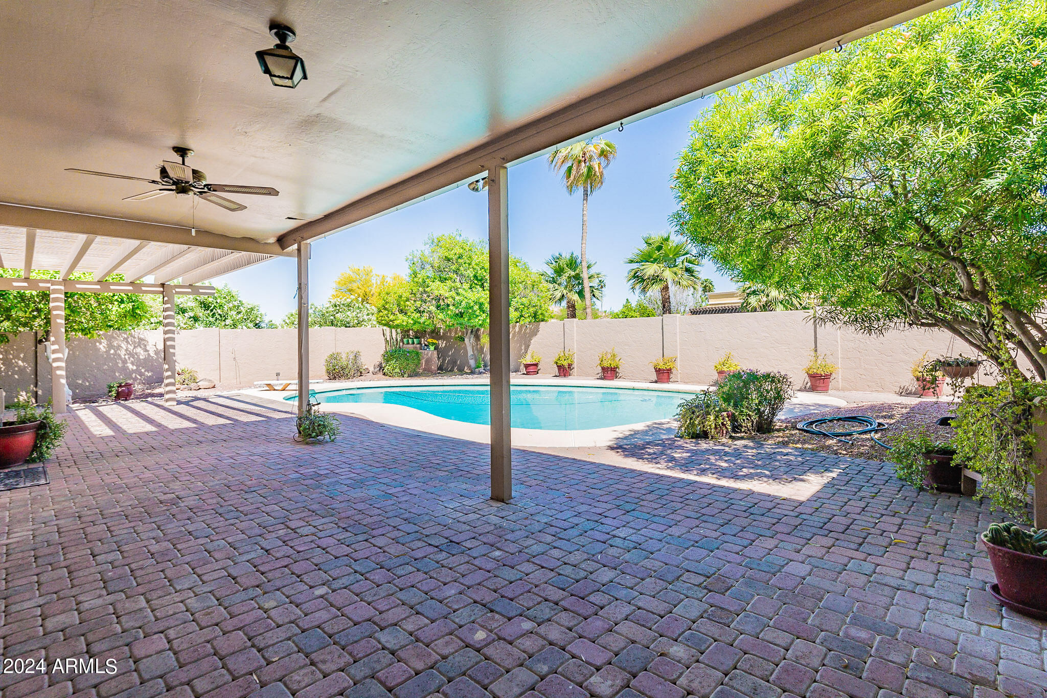 2 E CANTERBURY Court