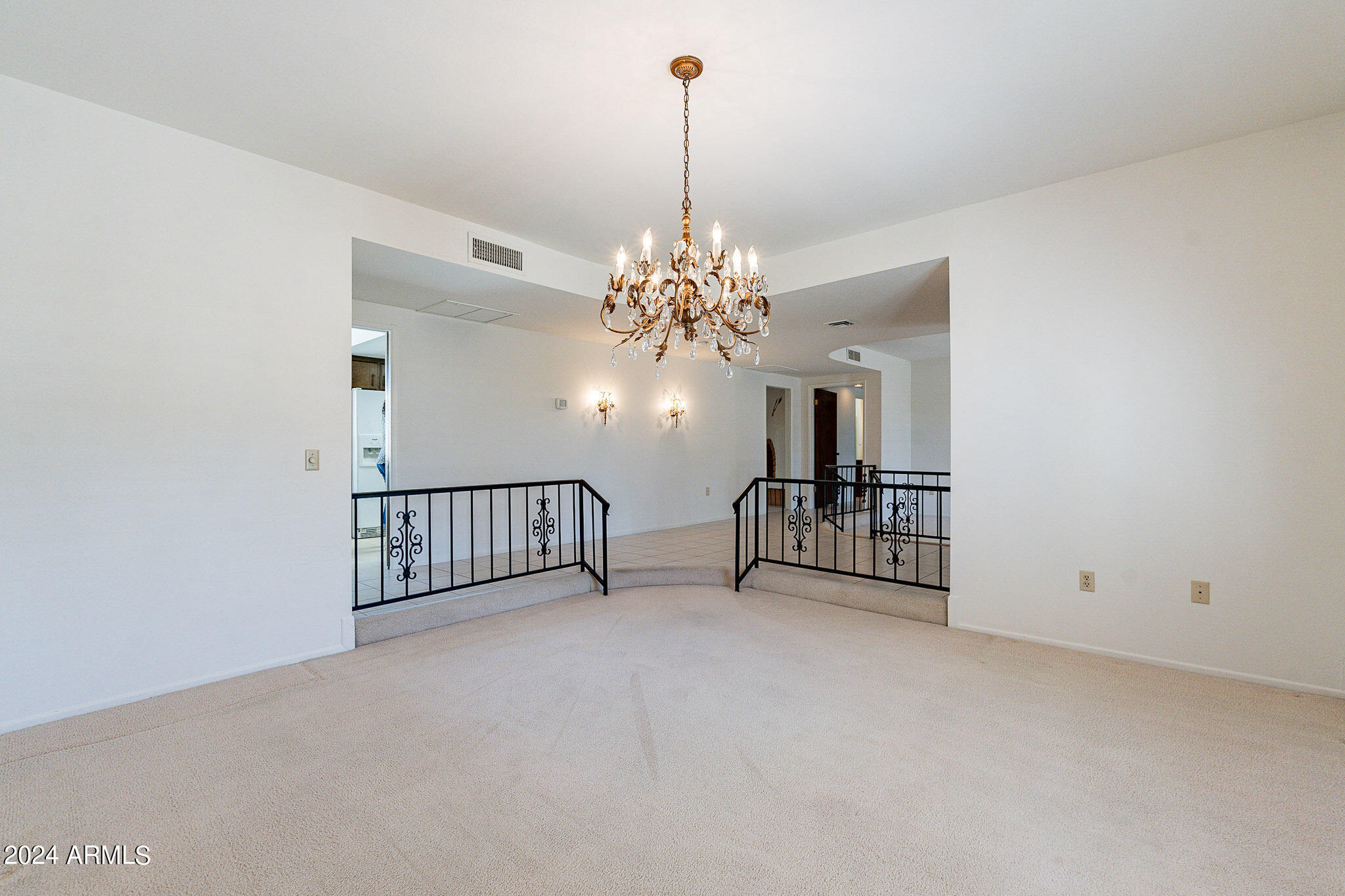 2 E CANTERBURY Court