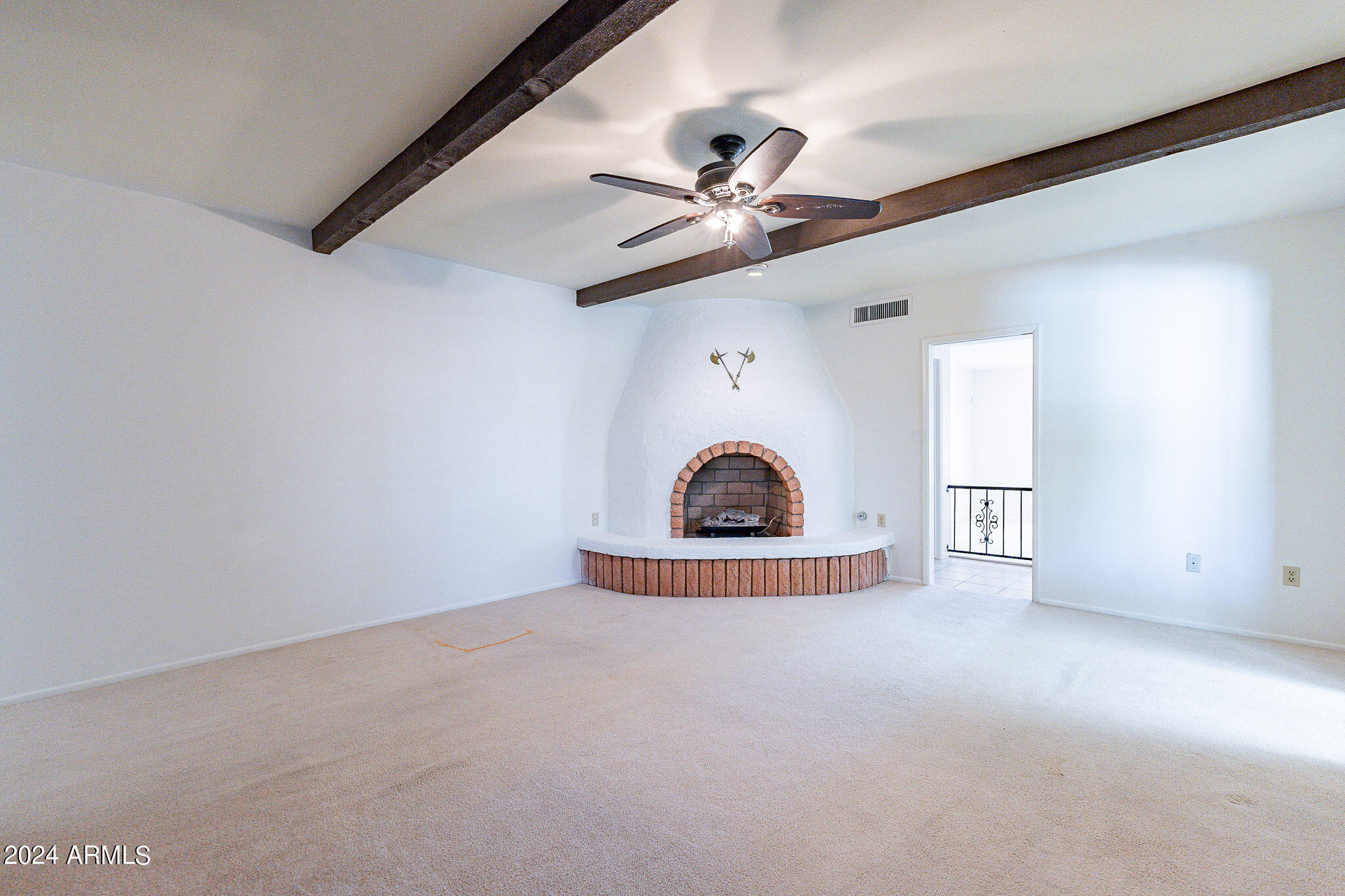 2 E CANTERBURY Court