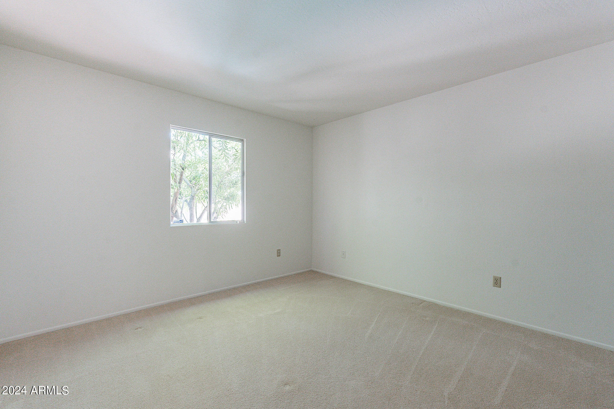 2 E CANTERBURY Court