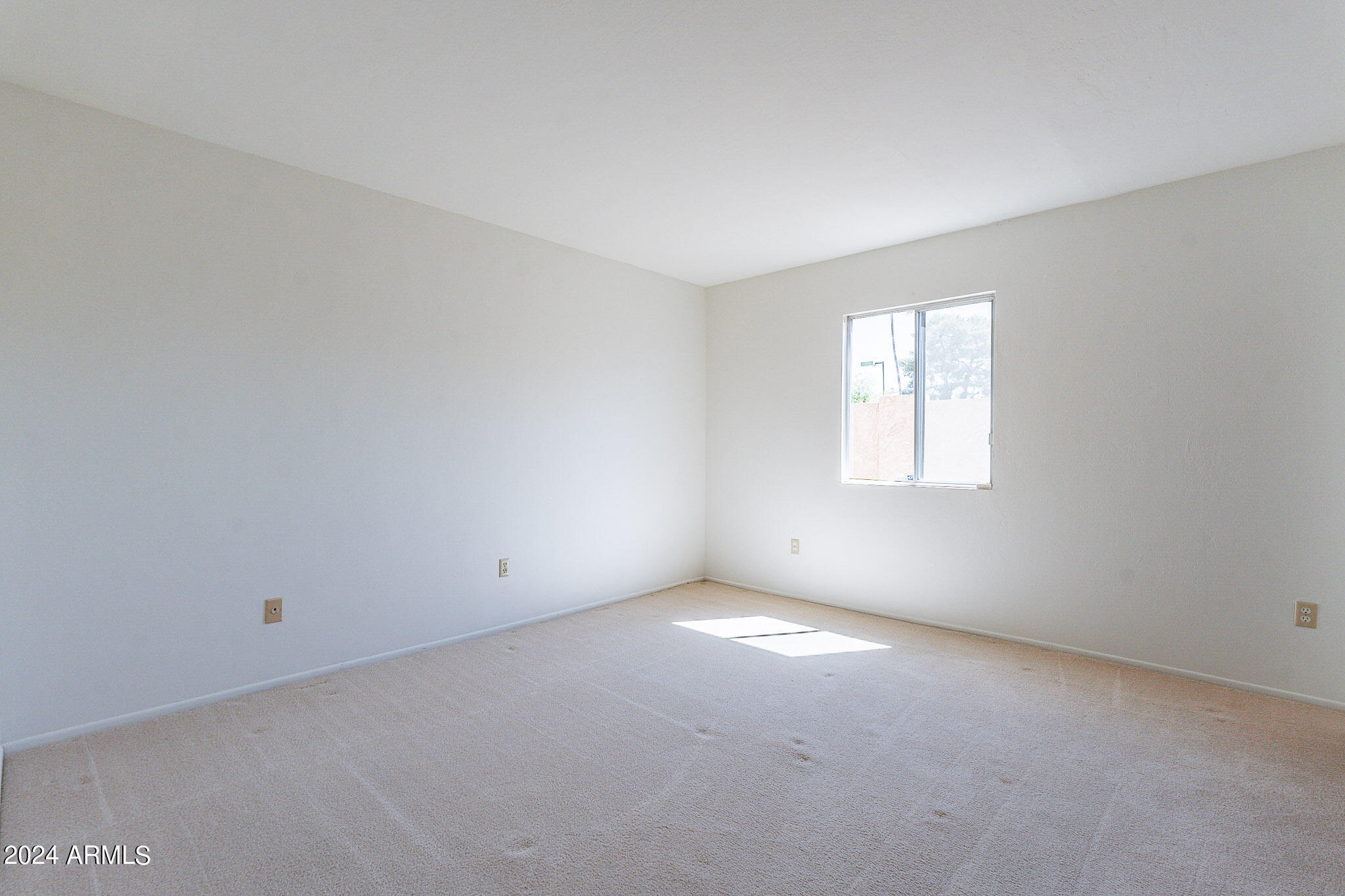 2 E CANTERBURY Court