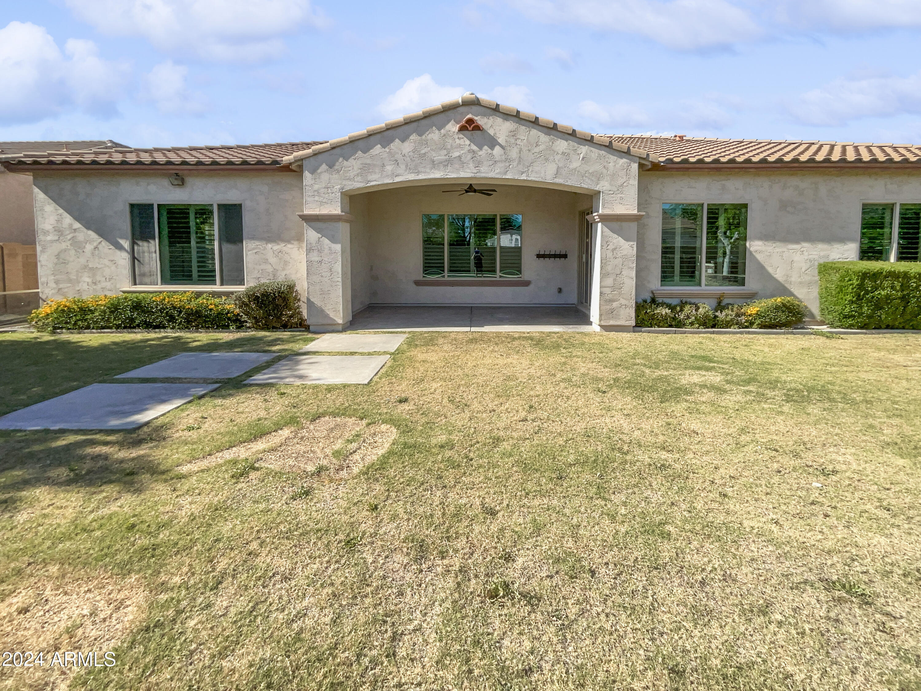 2909 E WILDHORSE Drive