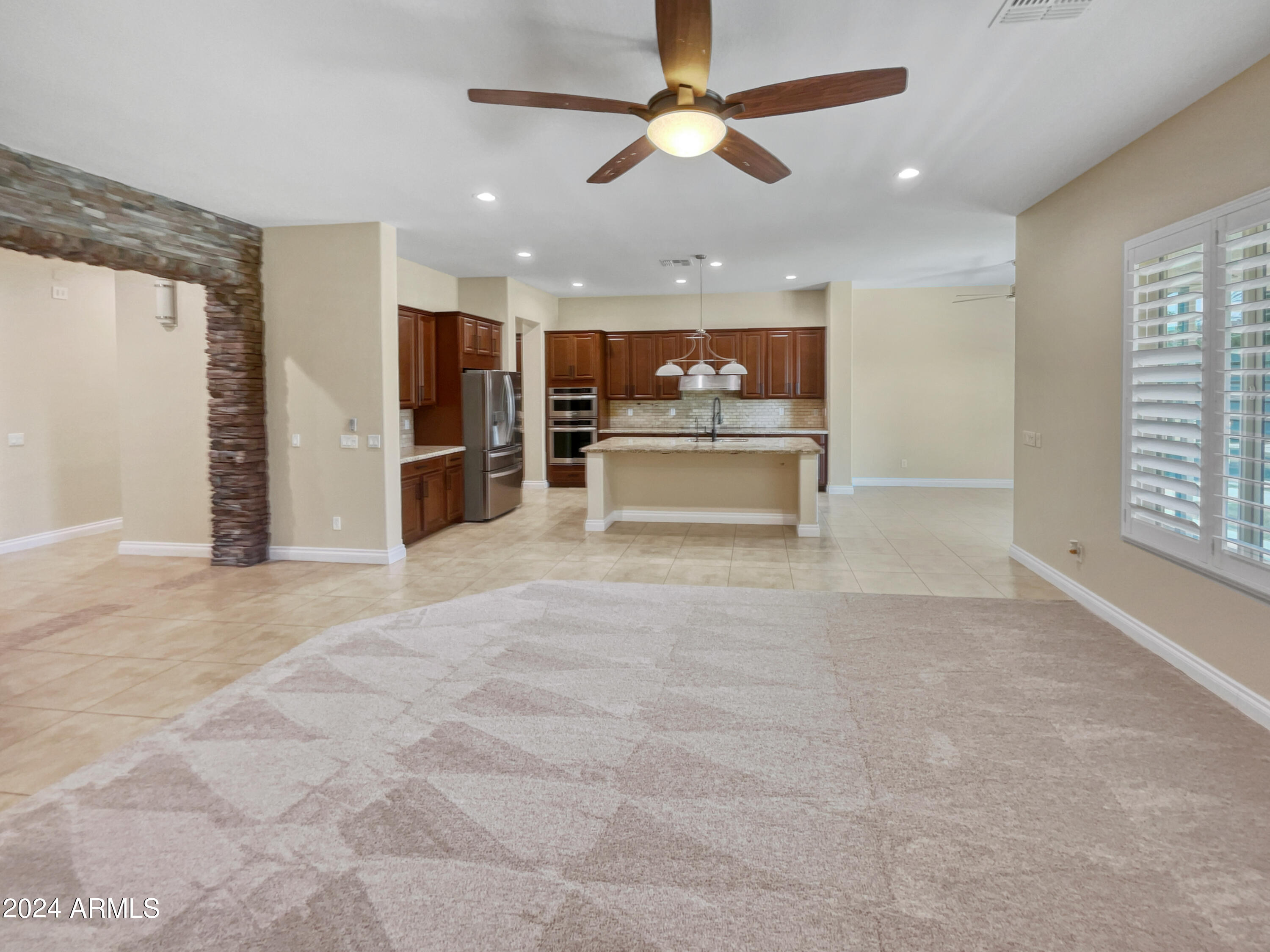 2909 E WILDHORSE Drive