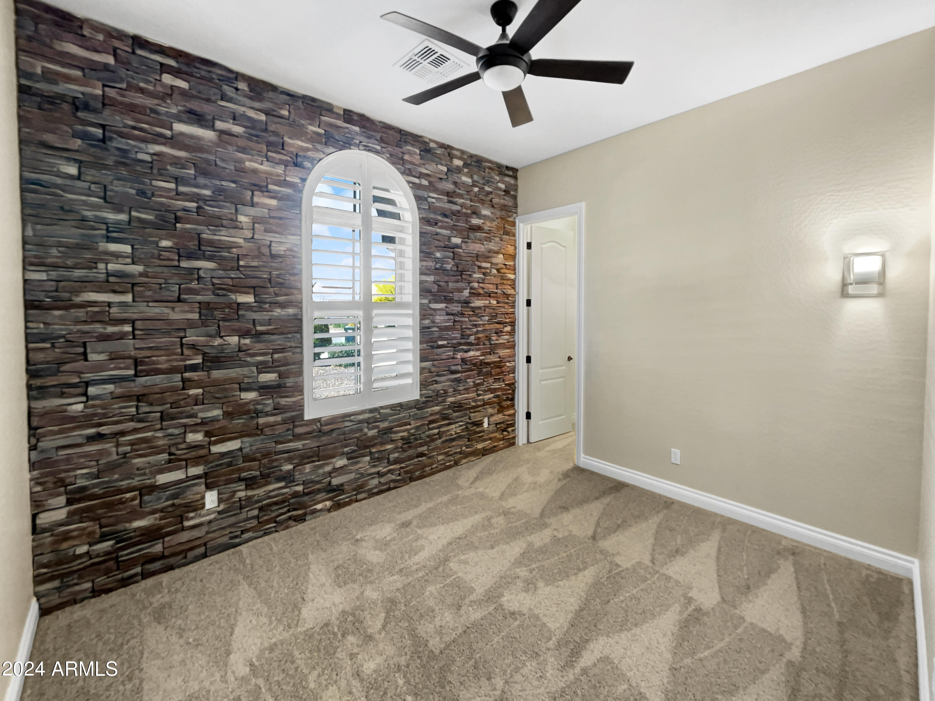 2909 E WILDHORSE Drive