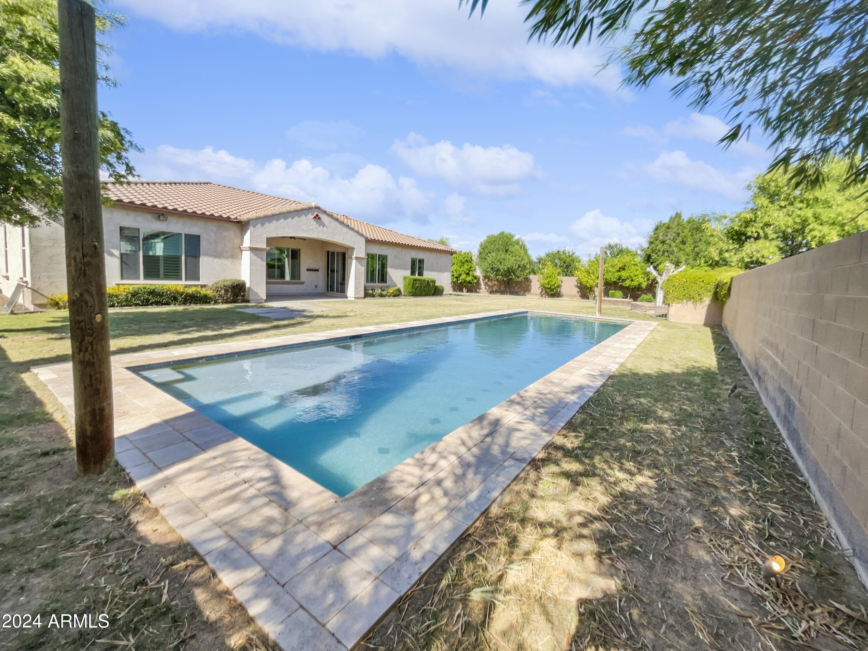 2909 E WILDHORSE Drive