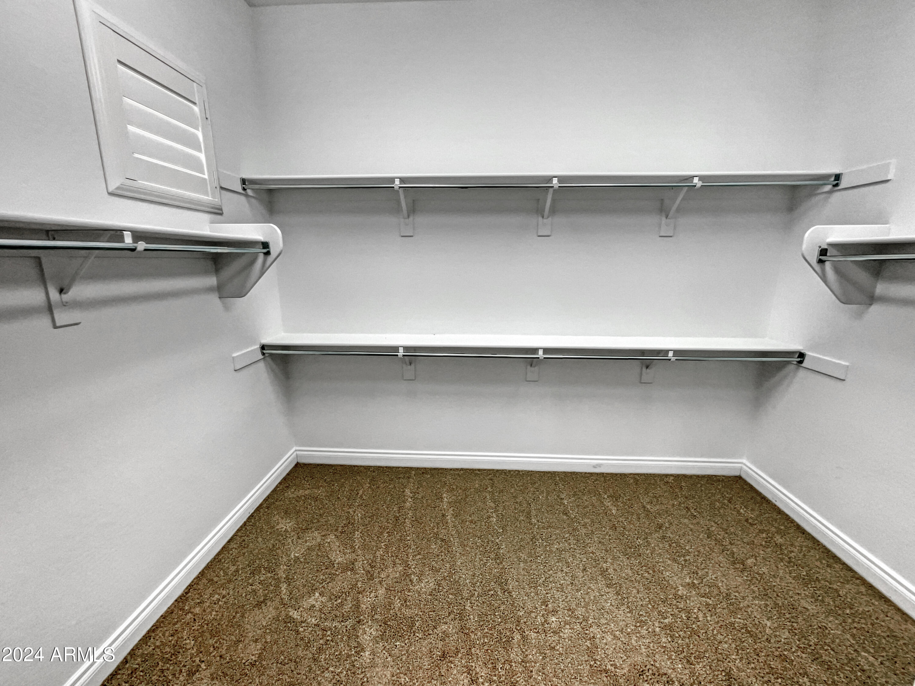 2909 E WILDHORSE Drive