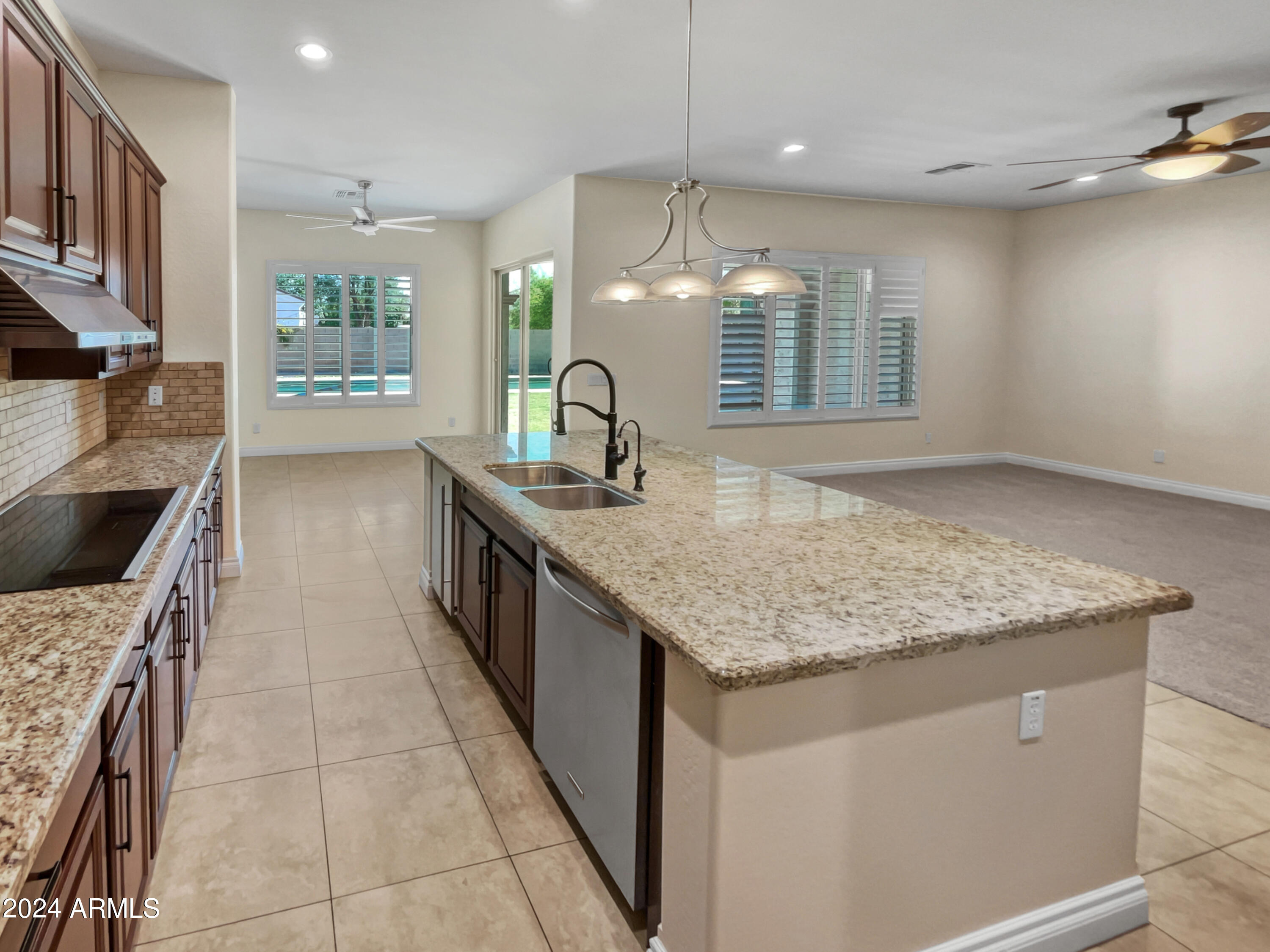 2909 E WILDHORSE Drive