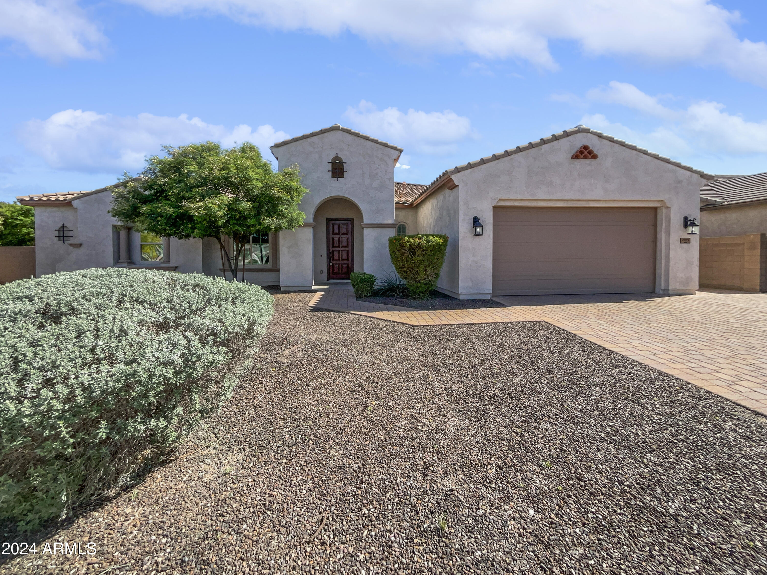 2909 E WILDHORSE Drive