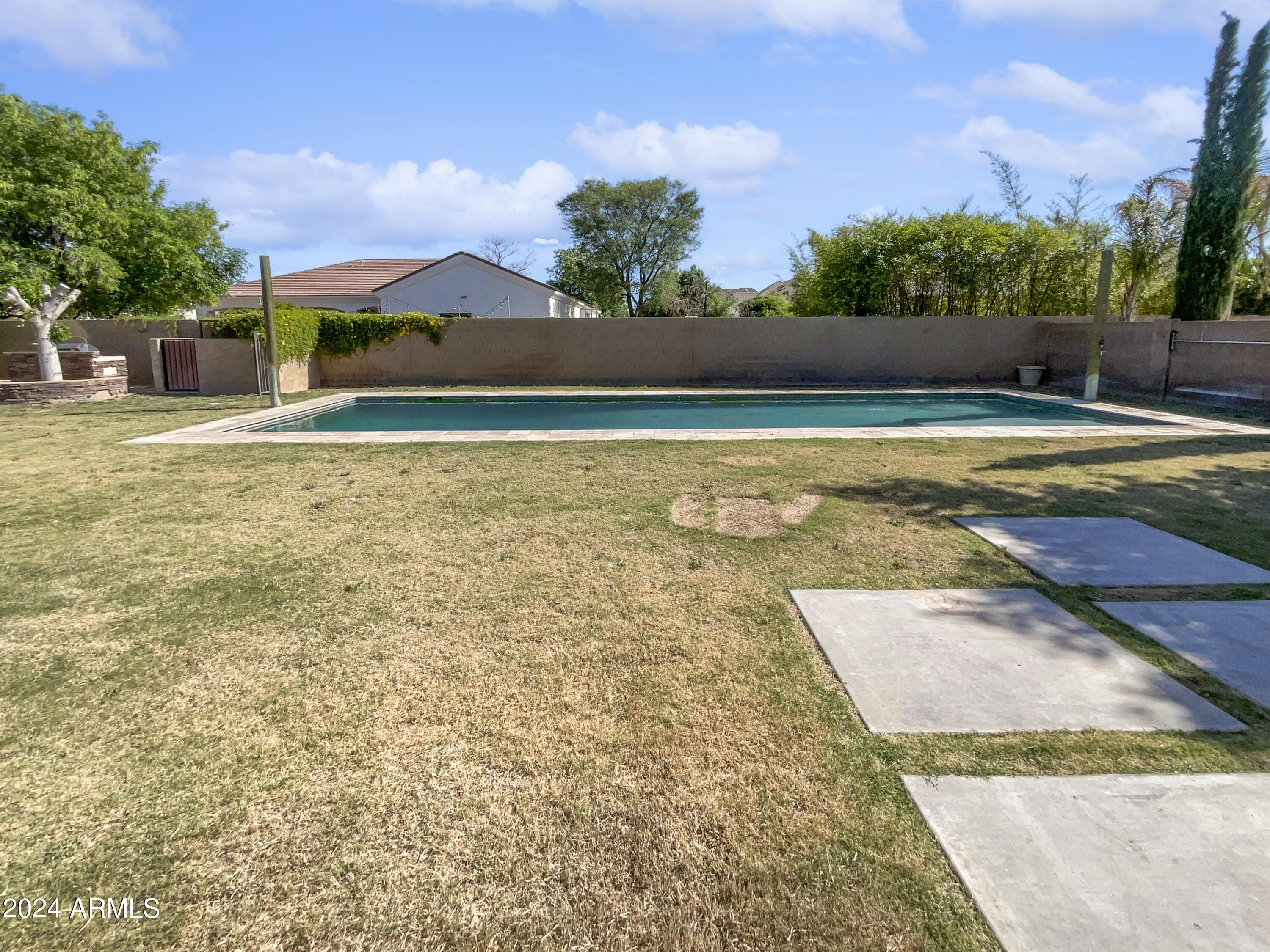 2909 E WILDHORSE Drive