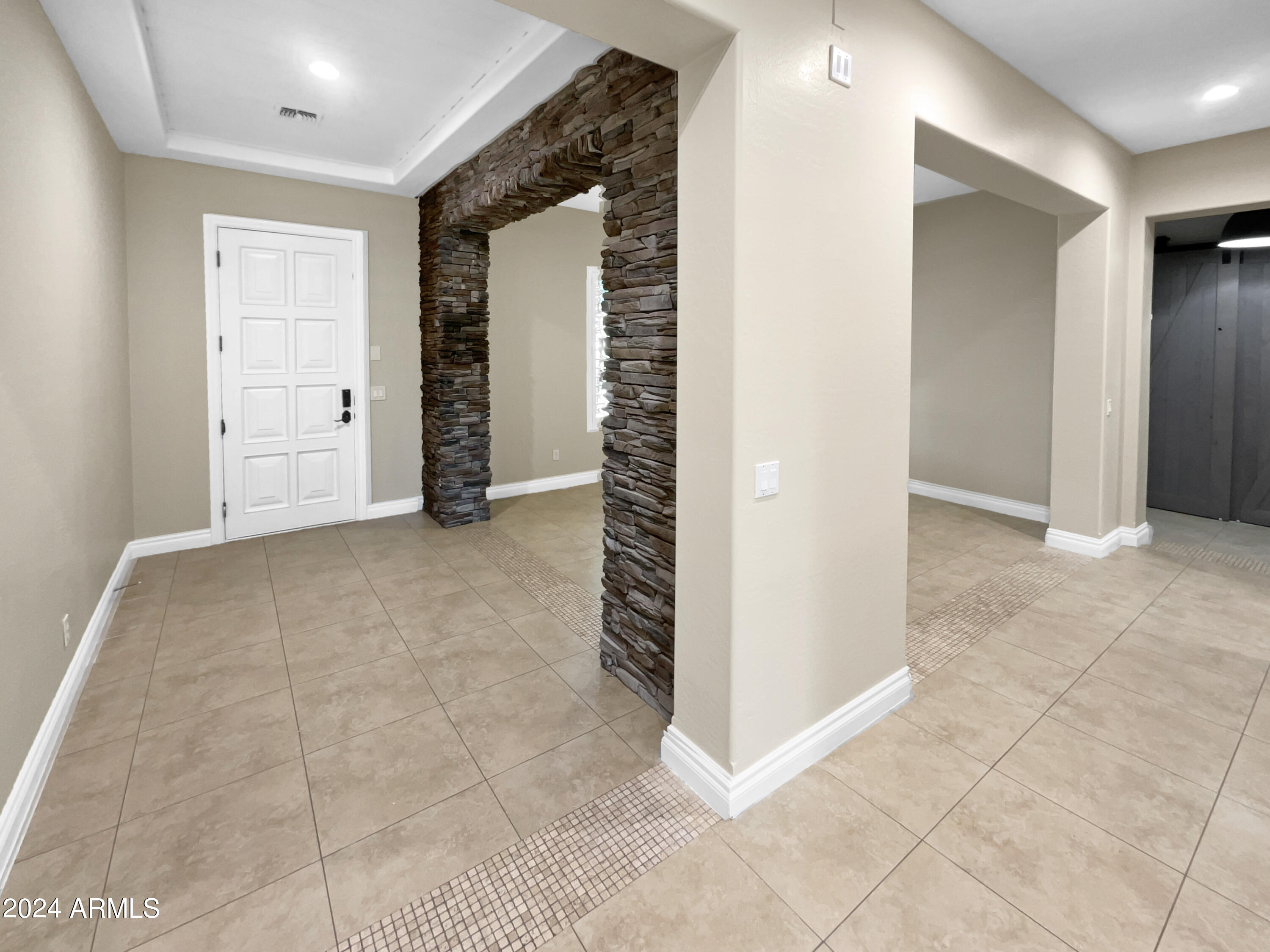 2909 E WILDHORSE Drive