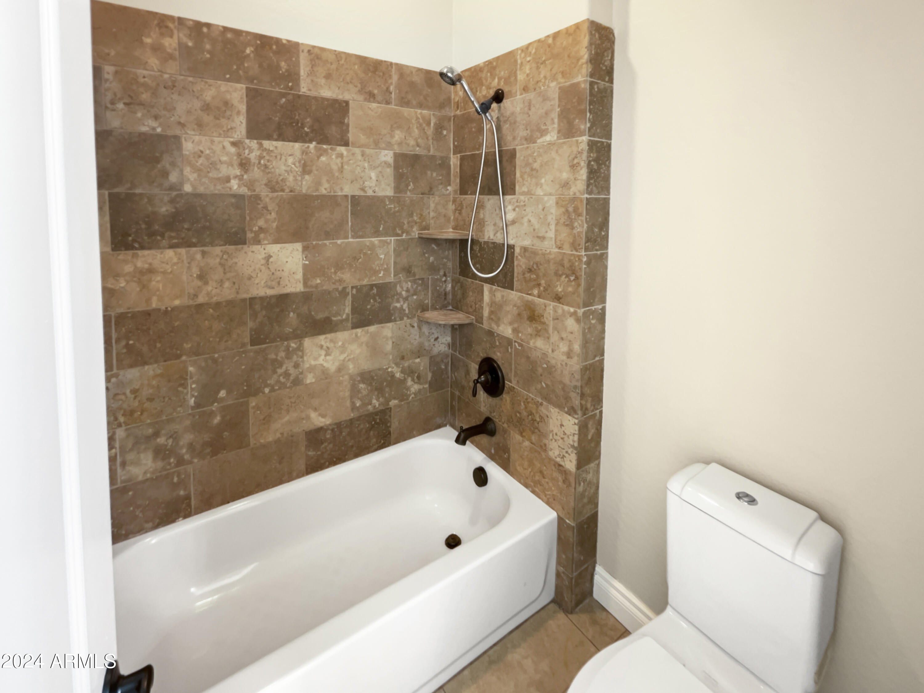 2909 E WILDHORSE Drive