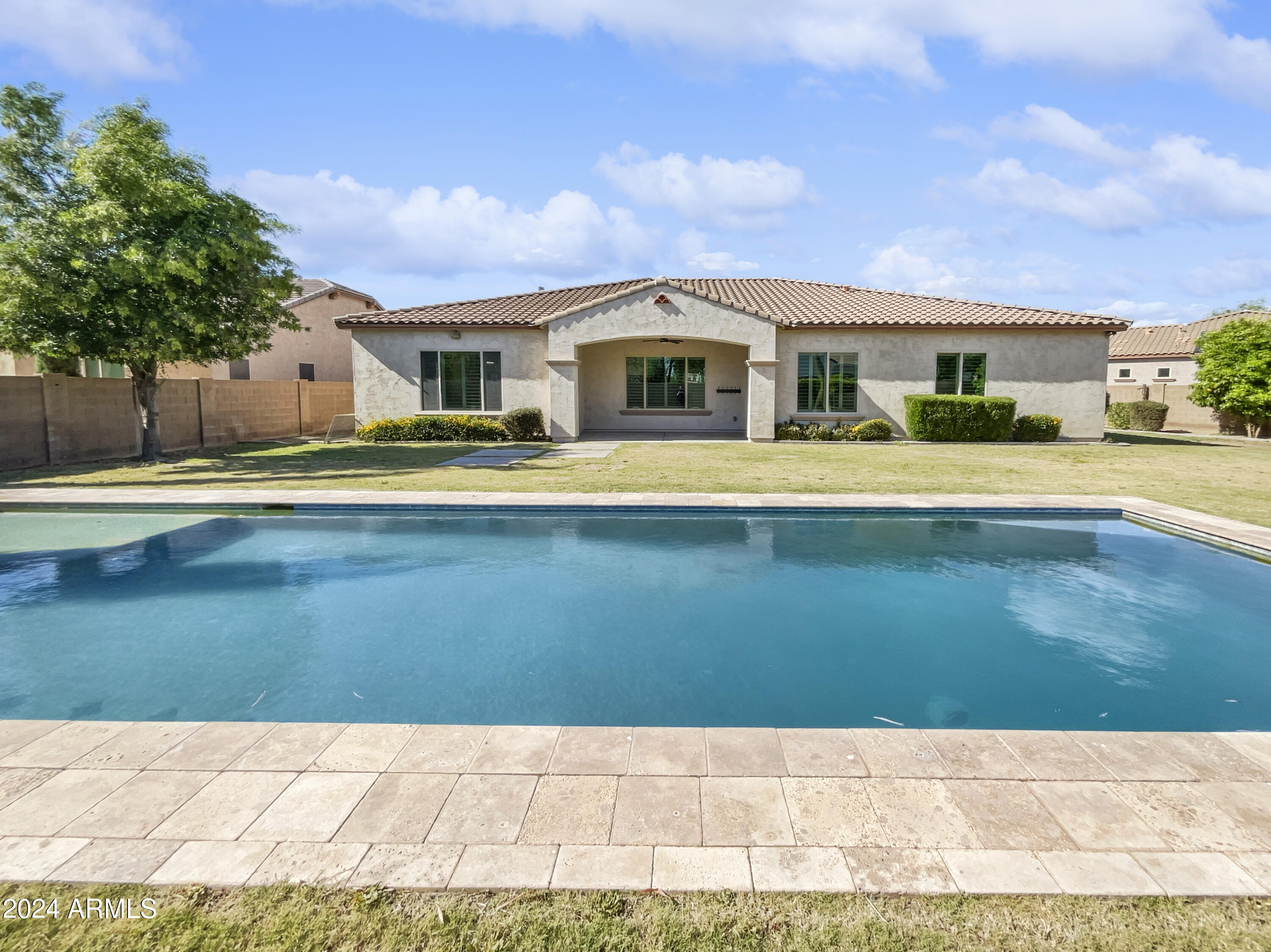 2909 E WILDHORSE Drive