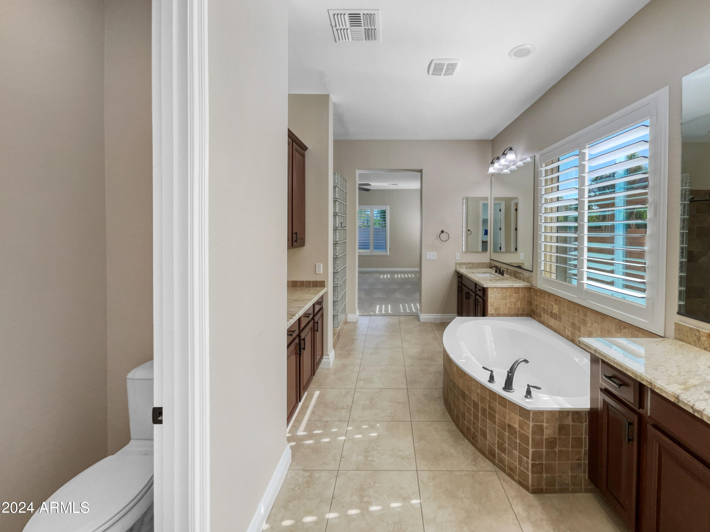 2909 E WILDHORSE Drive