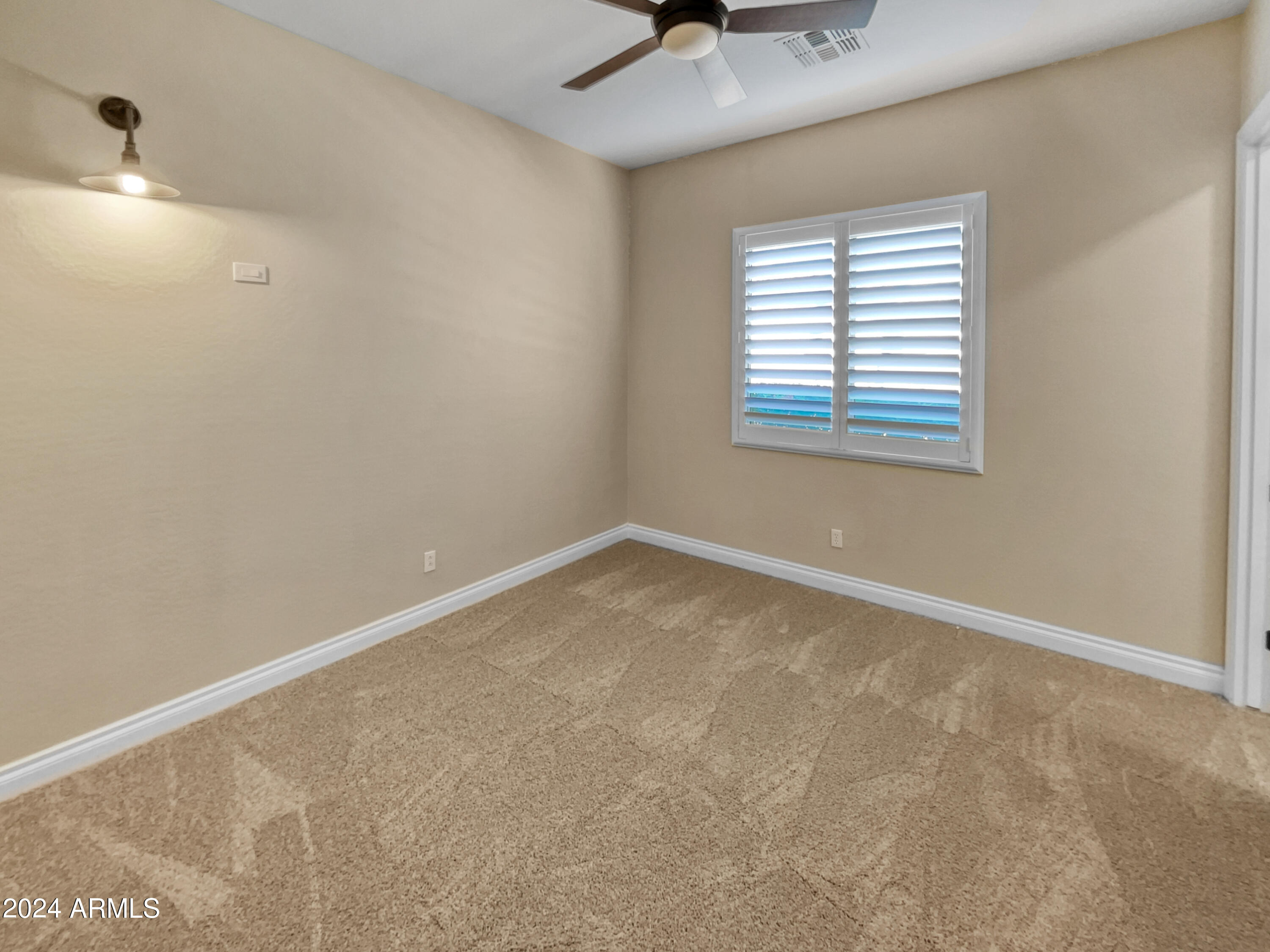 2909 E WILDHORSE Drive