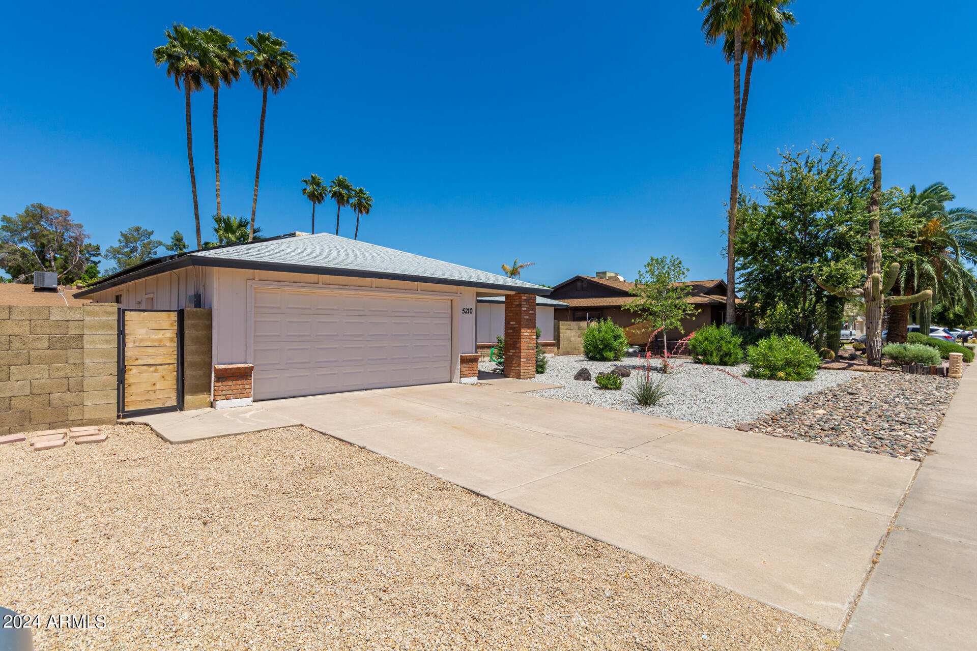 5210 W LAS PALMARITAS Drive