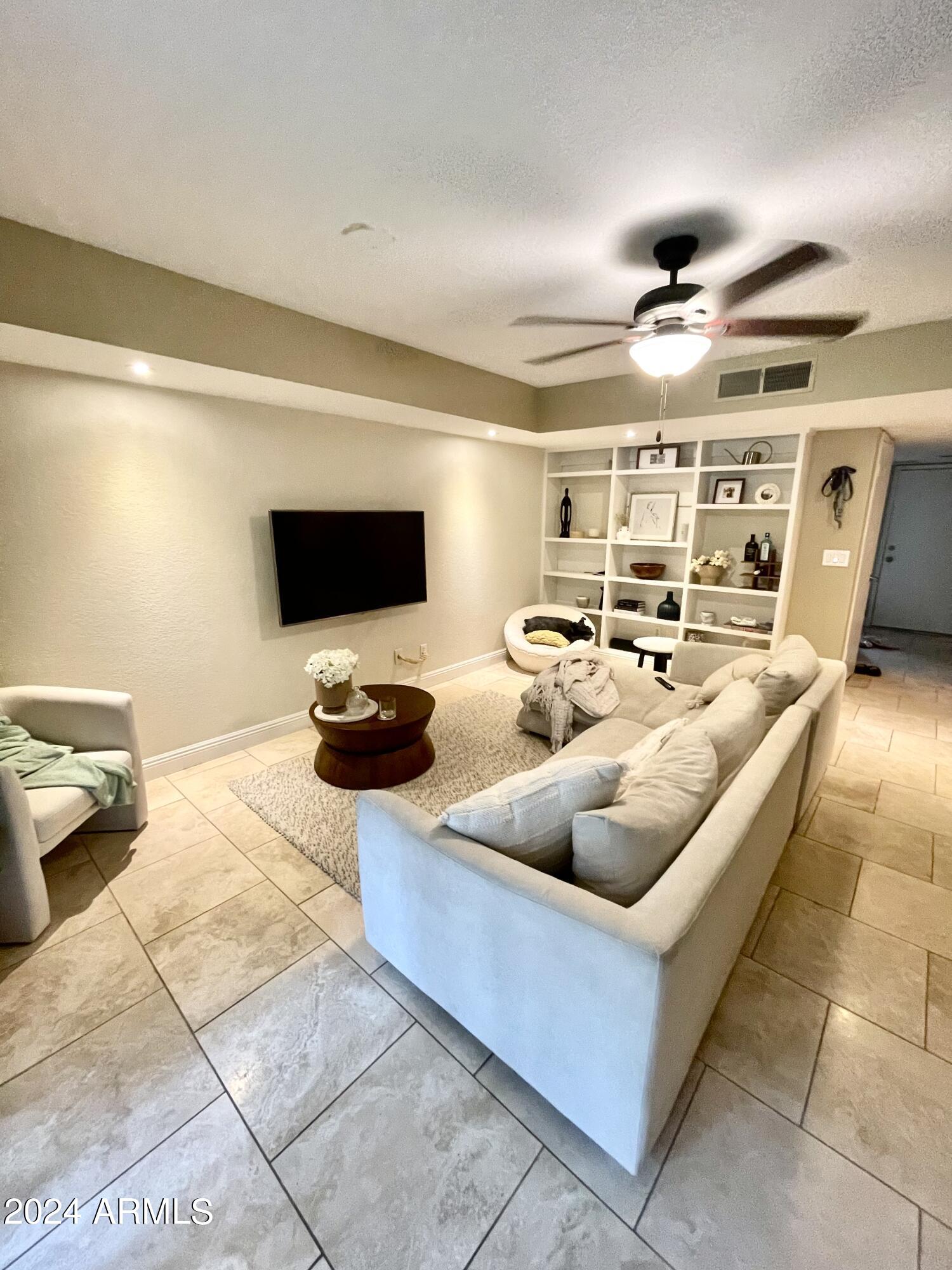 2232 W LINDNER Avenue # 15