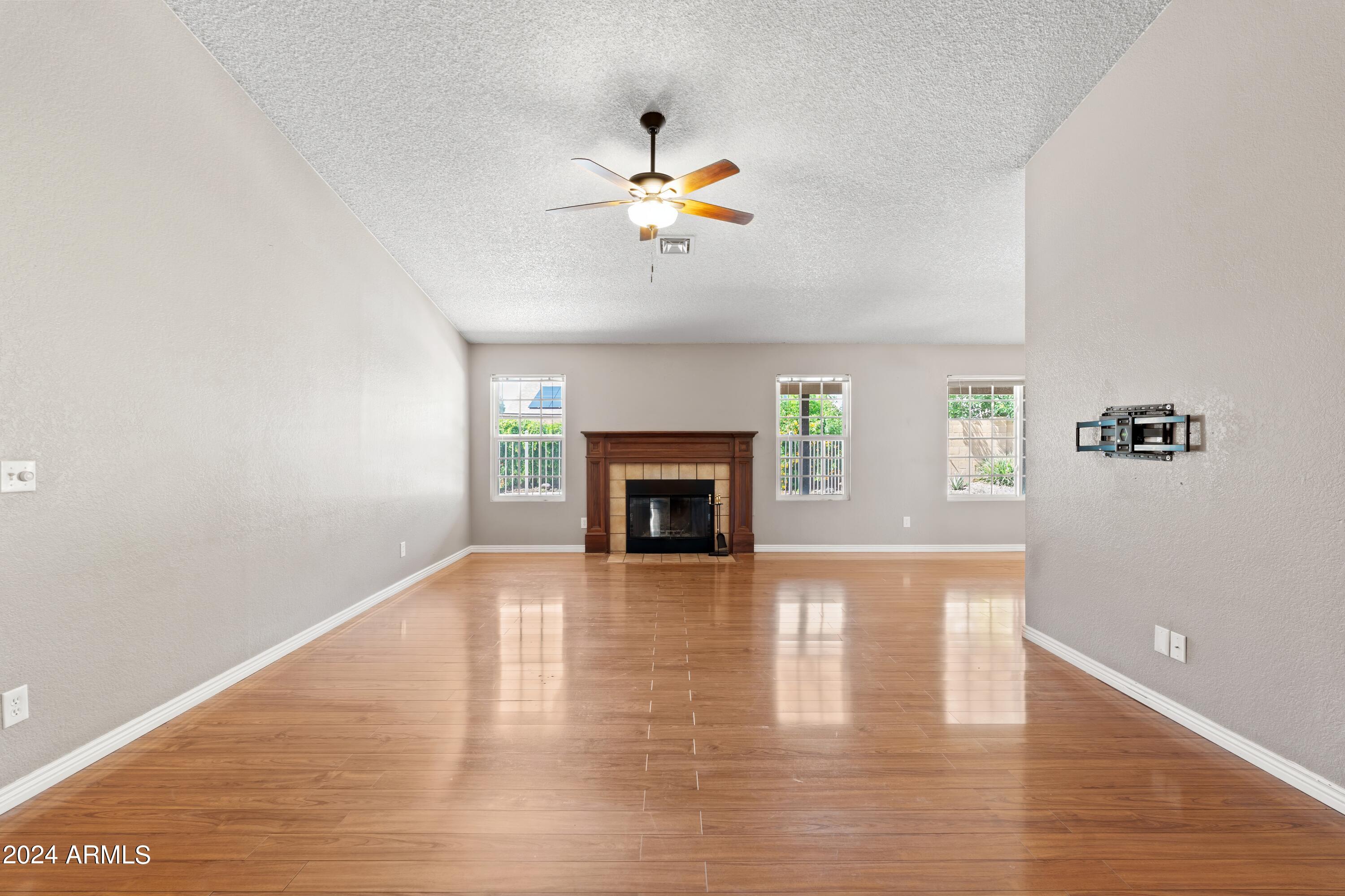 4002 E WESCOTT Drive