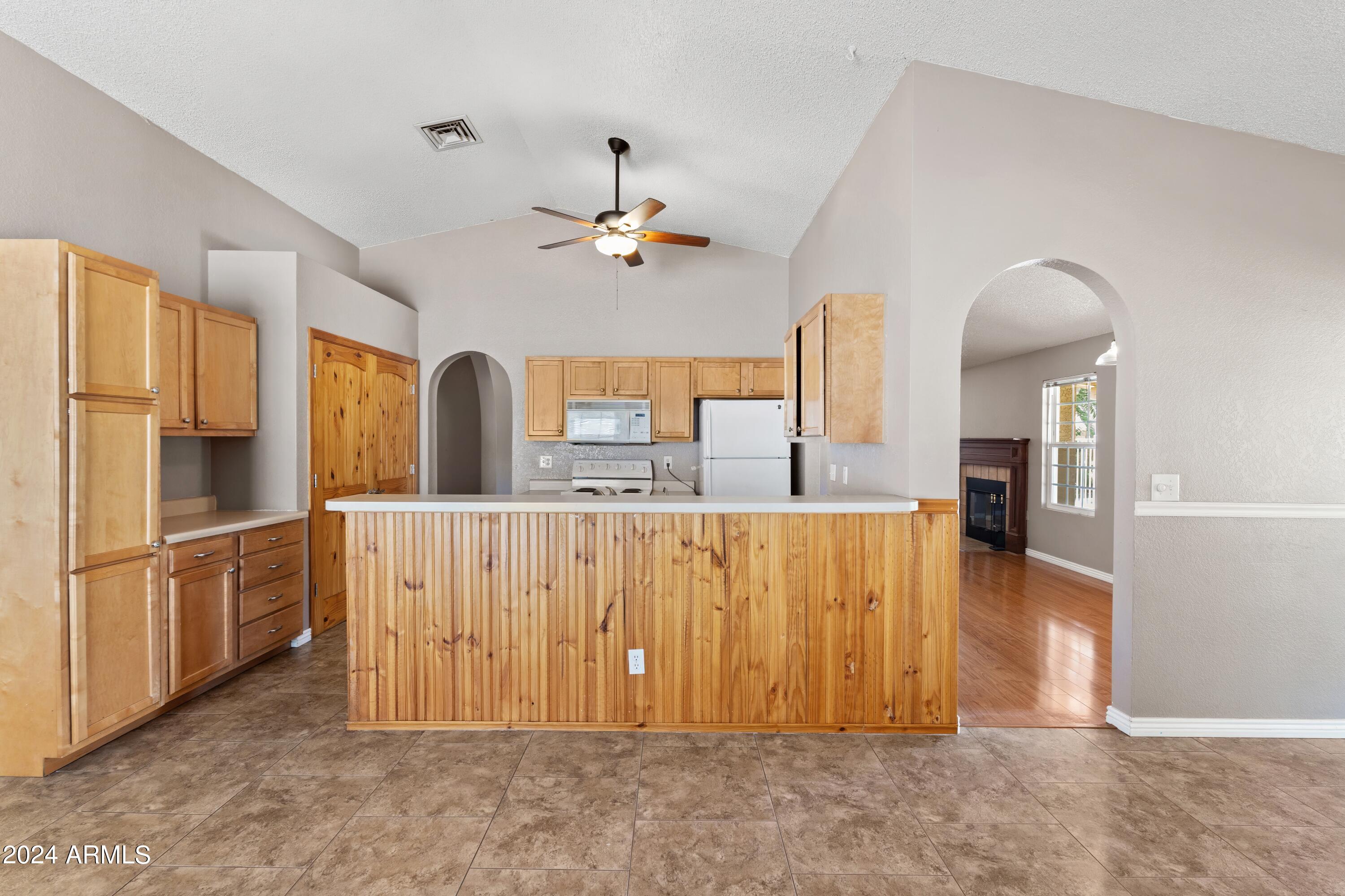 4002 E WESCOTT Drive