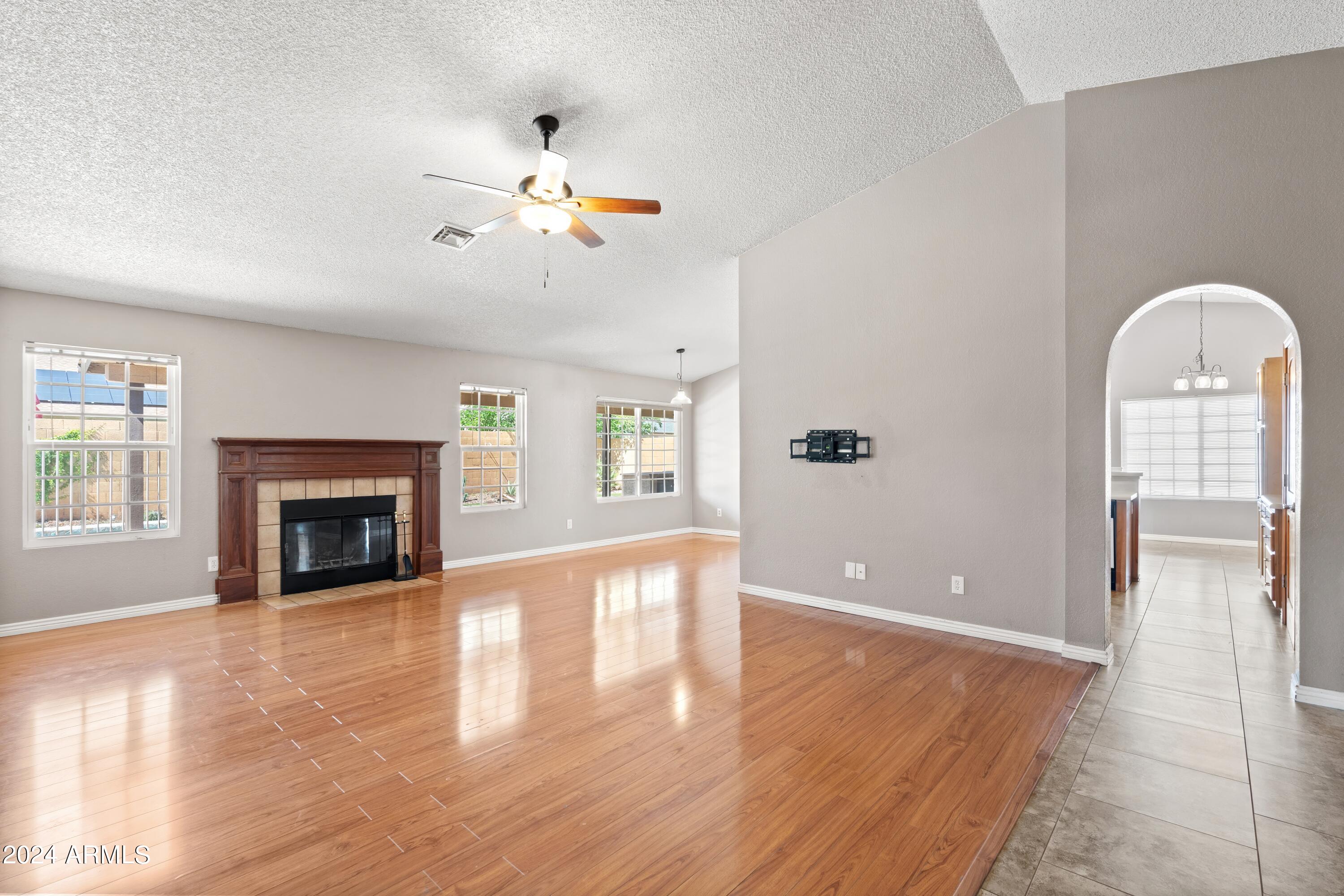 4002 E WESCOTT Drive