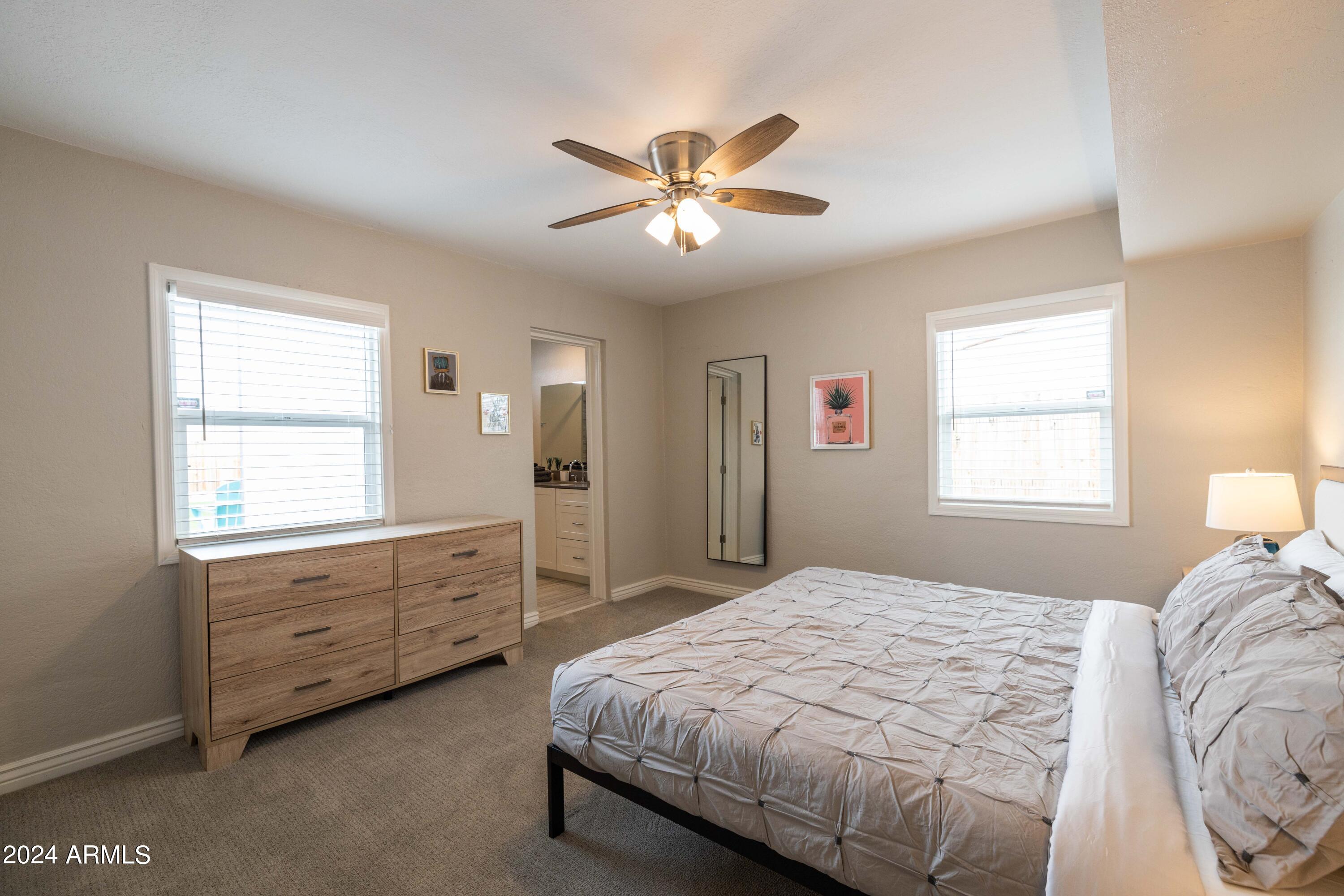 1908 E GLENROSA Avenue