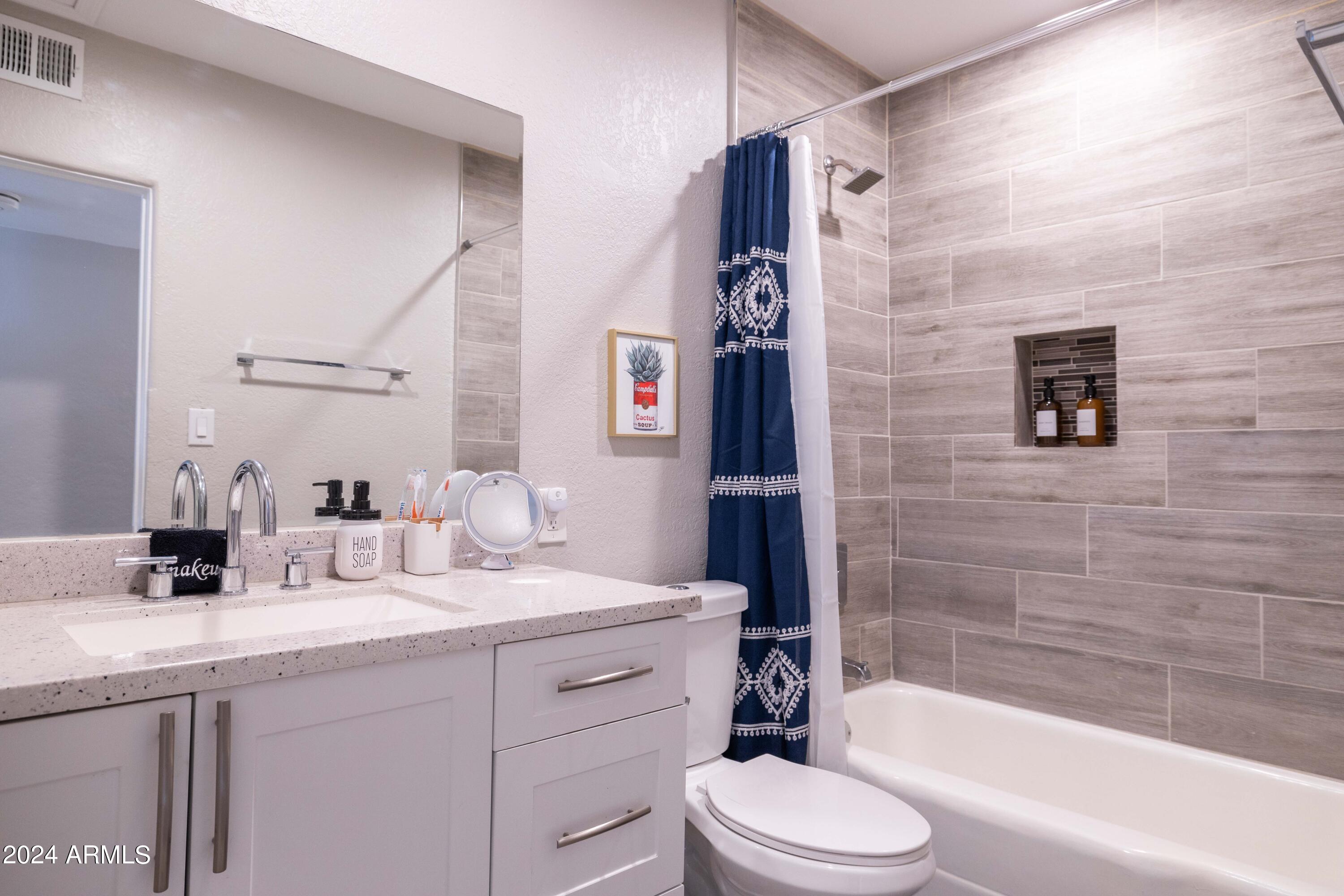 1908 E GLENROSA Avenue