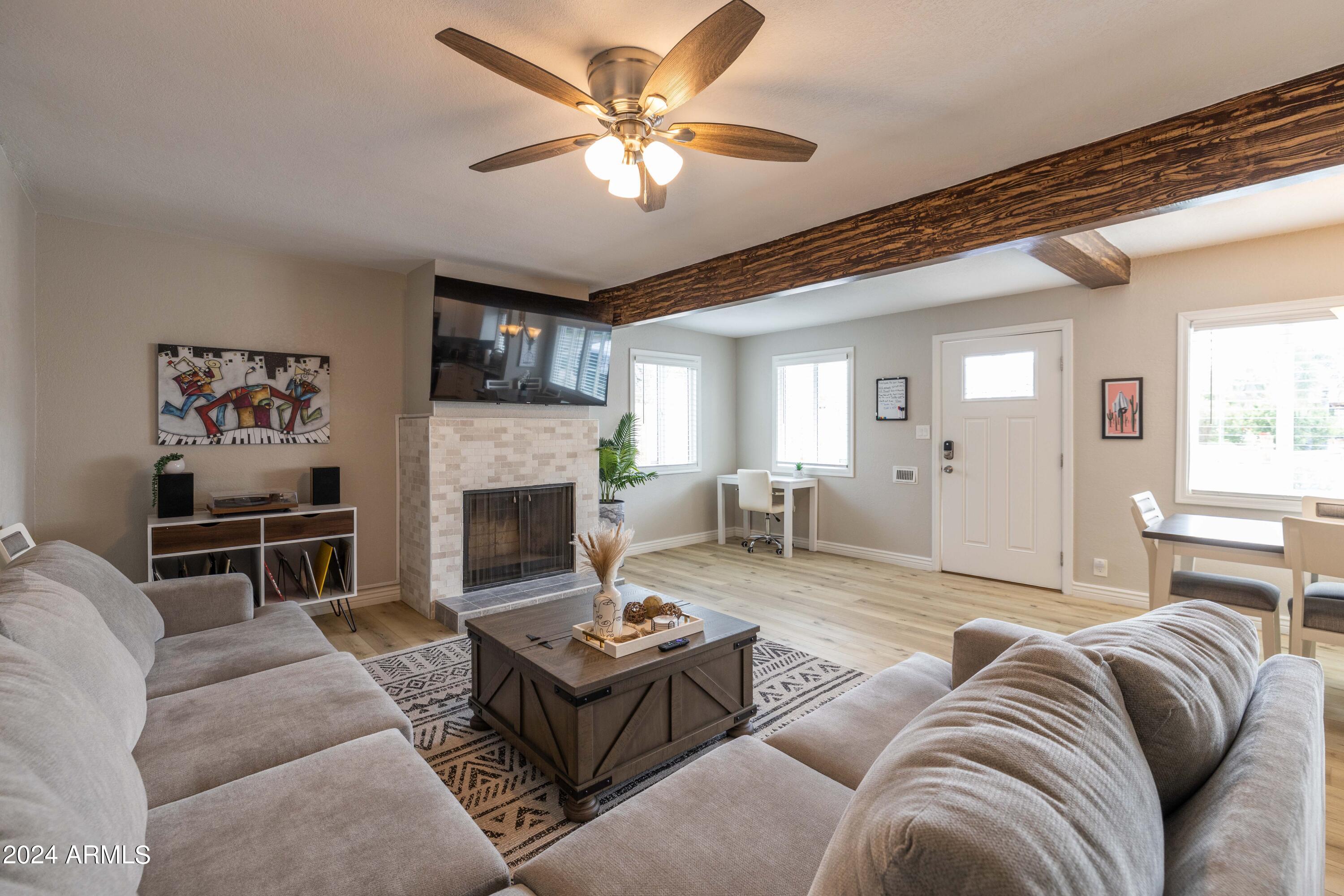 1908 E GLENROSA Avenue