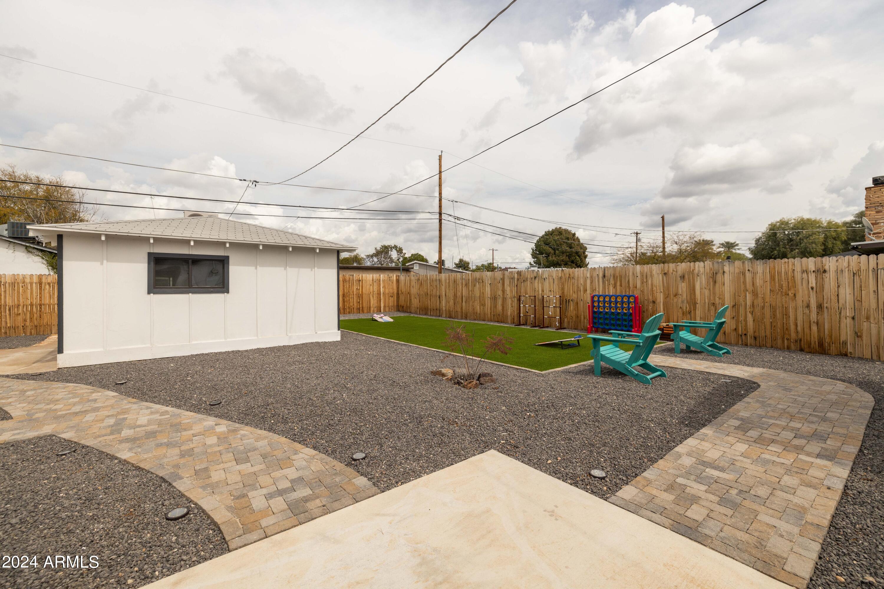 1908 E GLENROSA Avenue