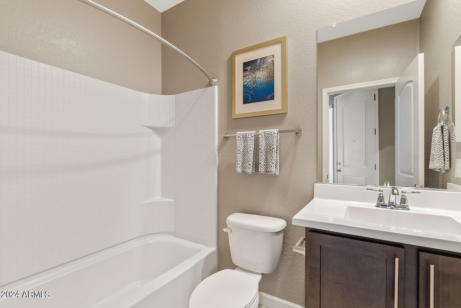 1024 W INDIGO Street