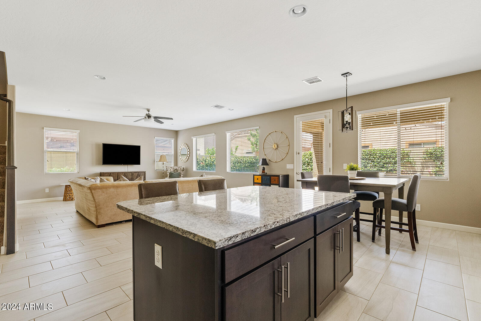 1024 W INDIGO Street