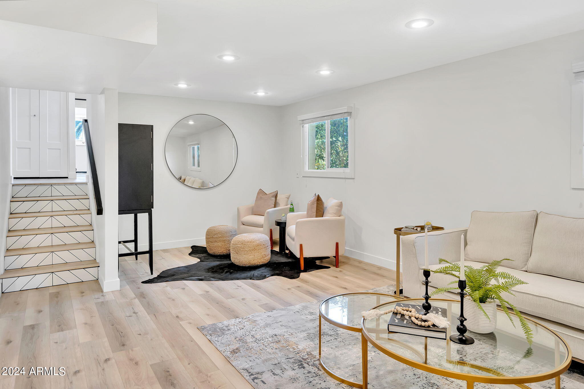 8450 E LINCOLN Drive