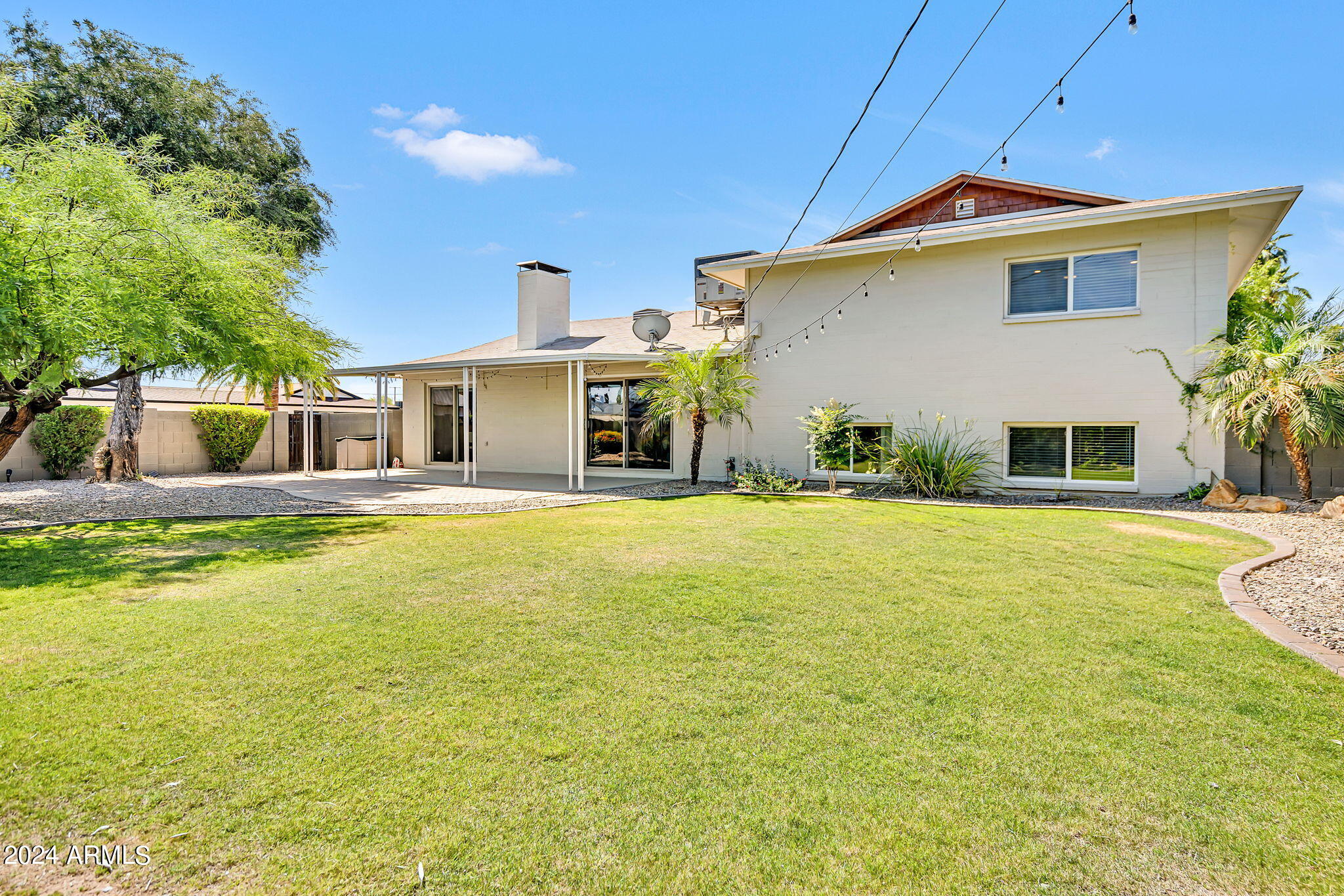 8450 E LINCOLN Drive