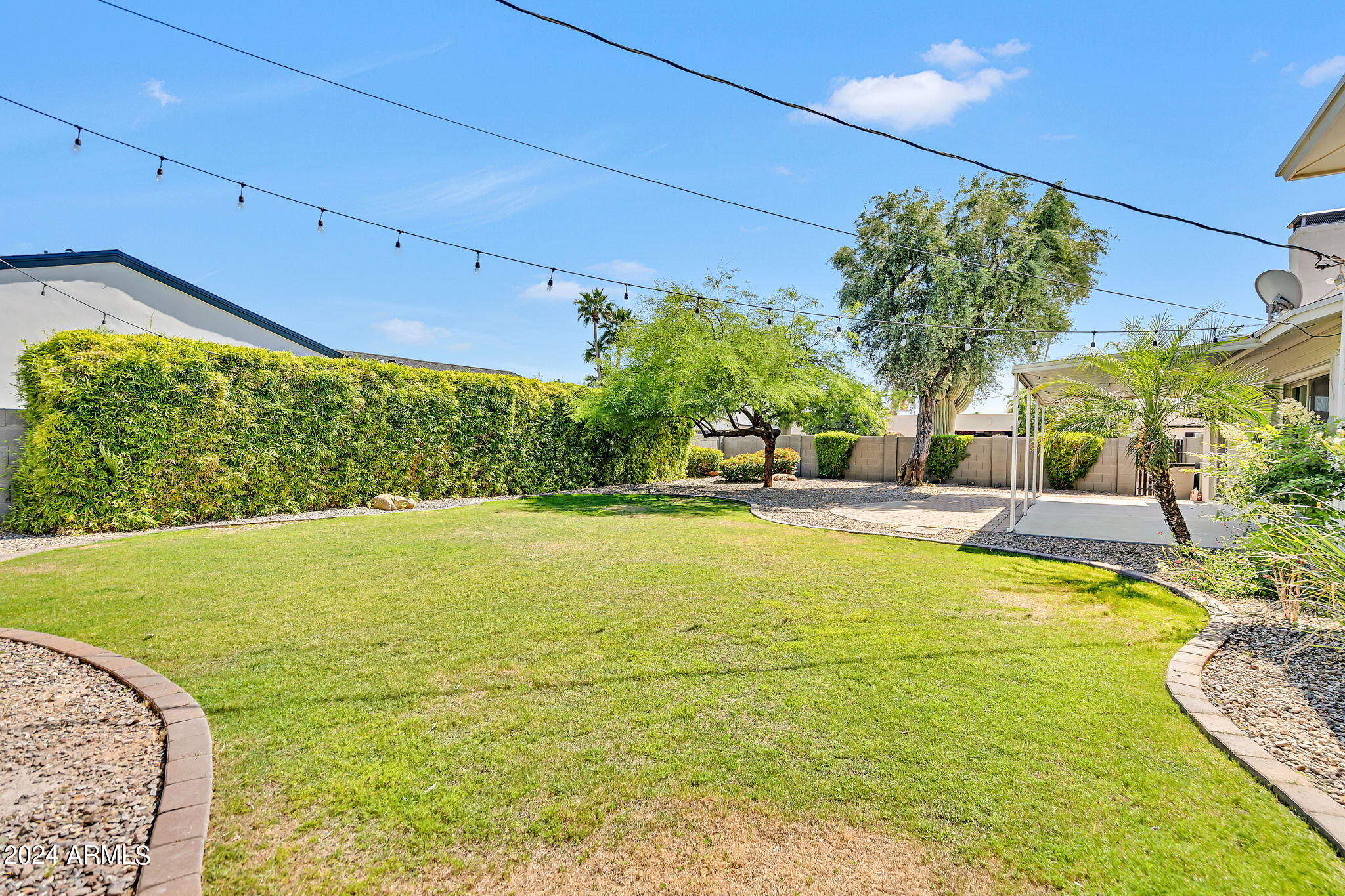 8450 E LINCOLN Drive