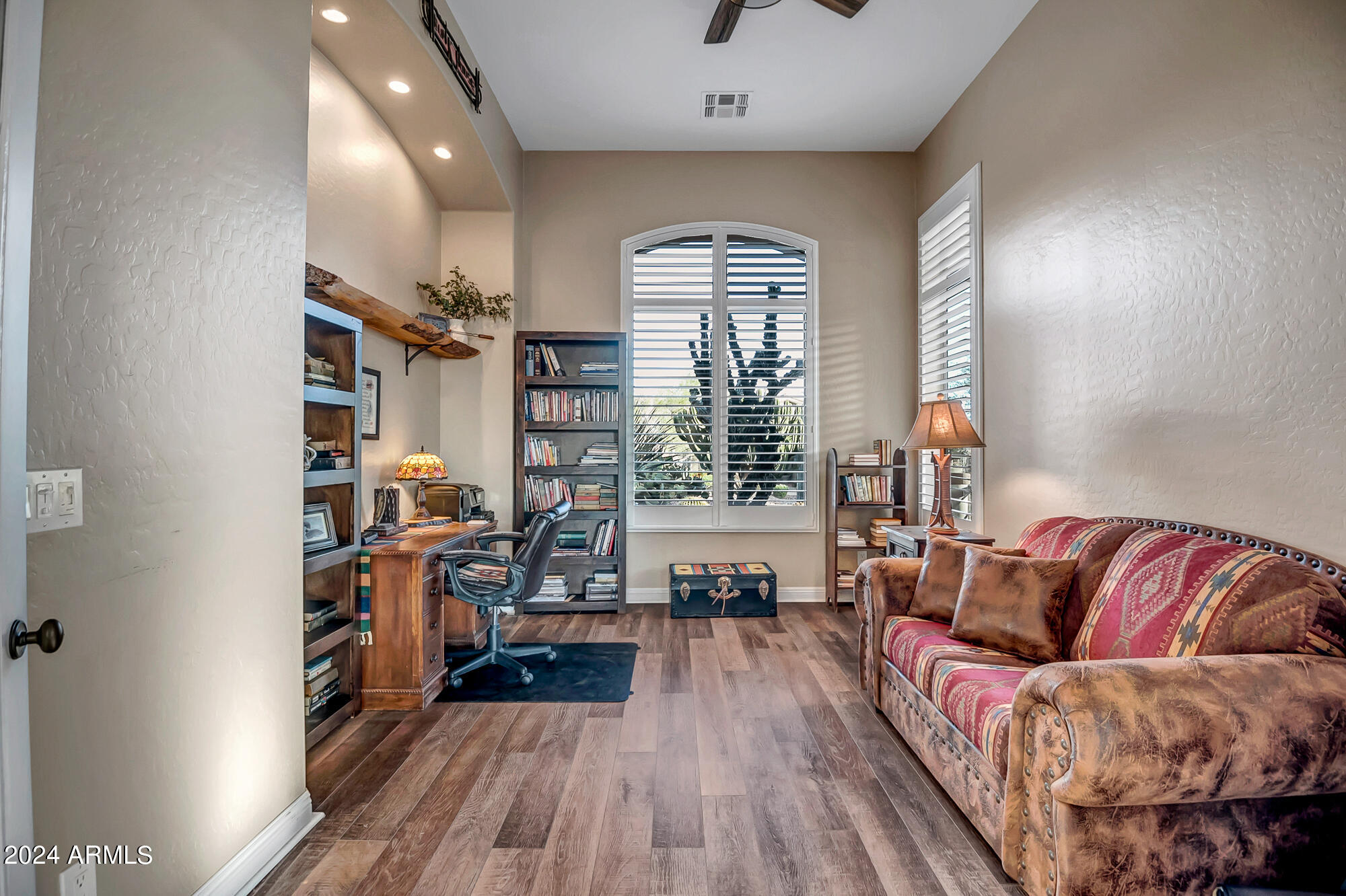 2254 W HAZELHURST Drive