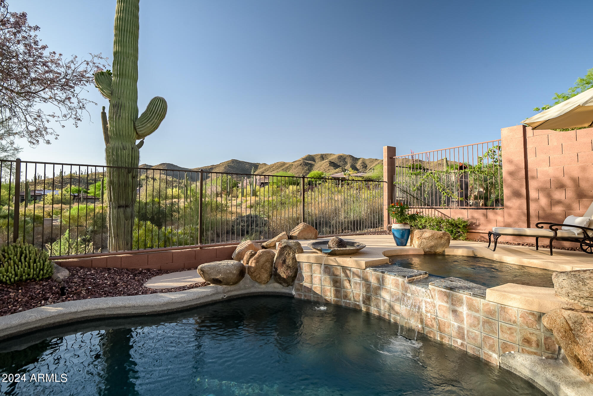 2254 W HAZELHURST Drive