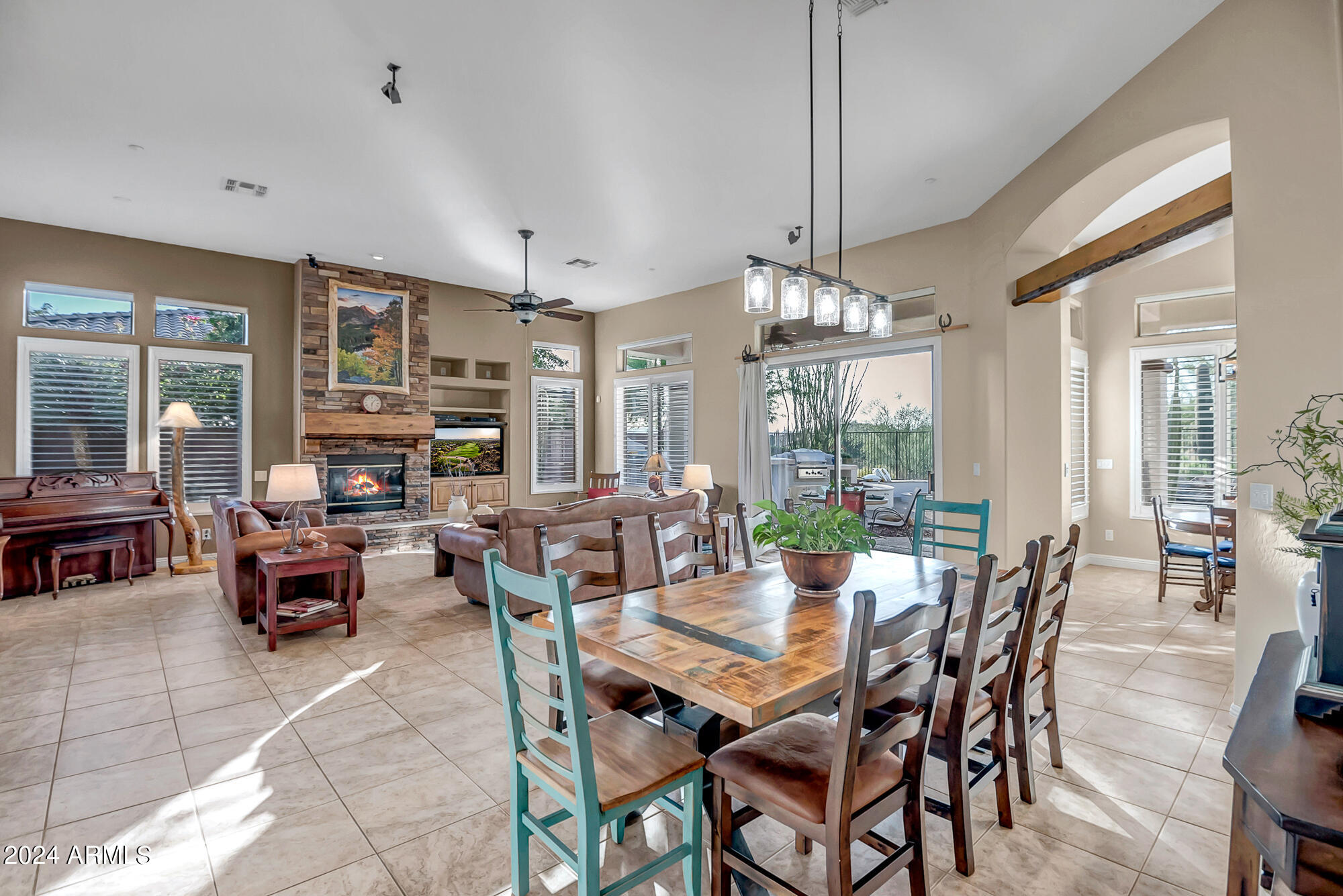 2254 W HAZELHURST Drive