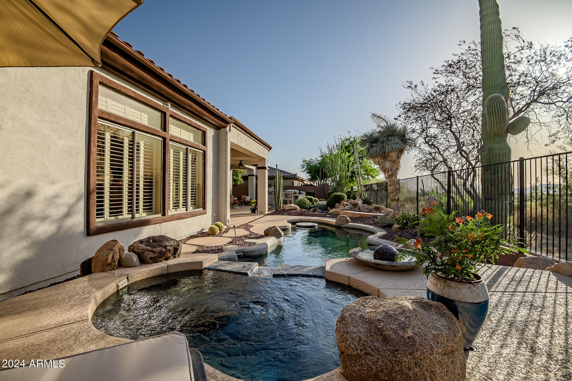 2254 W HAZELHURST Drive