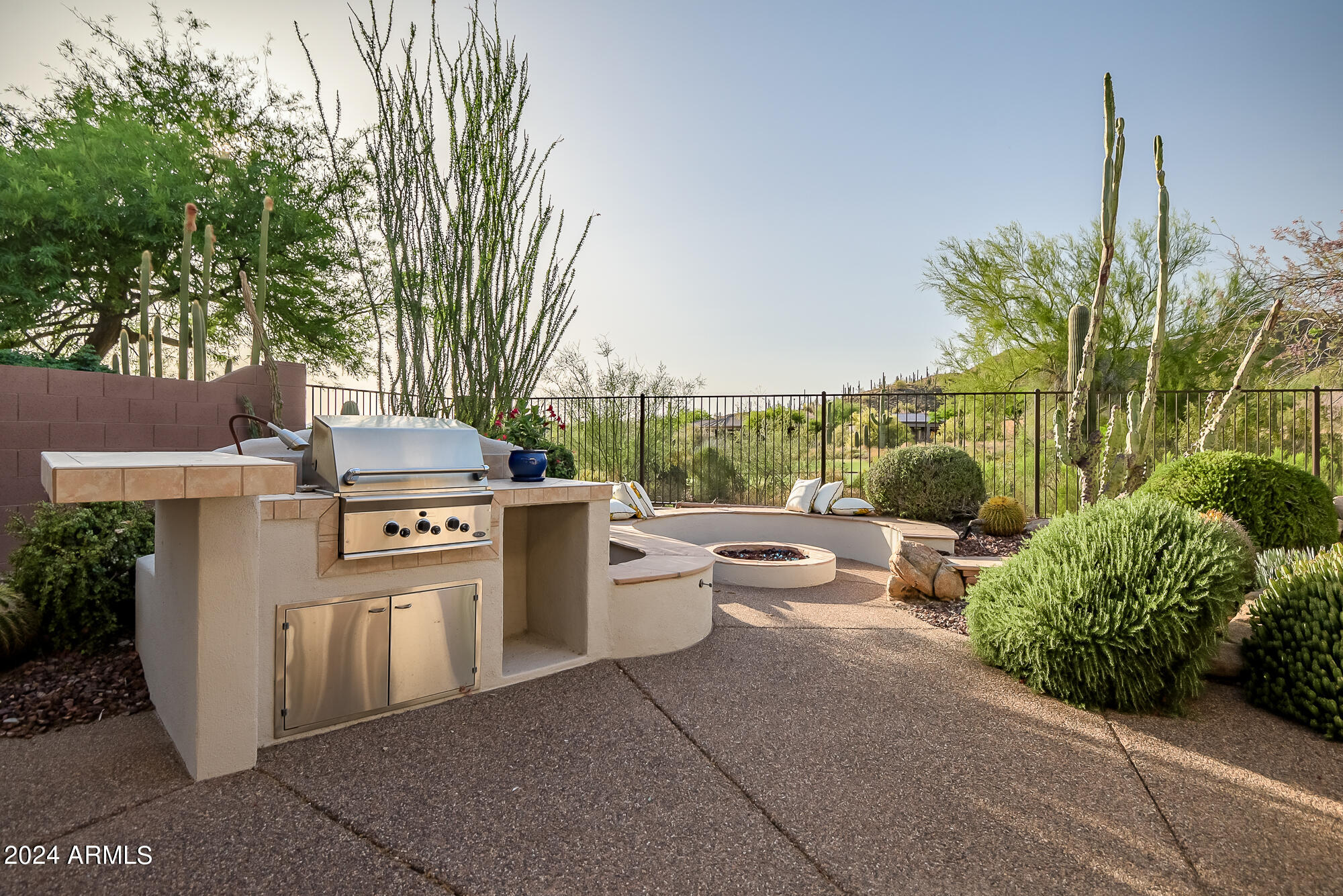 2254 W HAZELHURST Drive