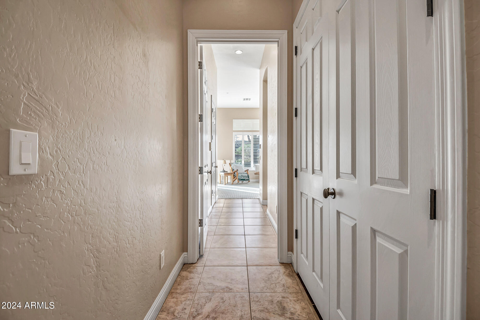 2254 W HAZELHURST Drive