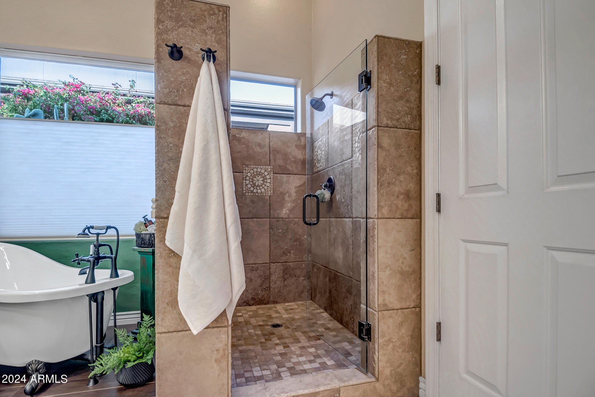 2254 W HAZELHURST Drive