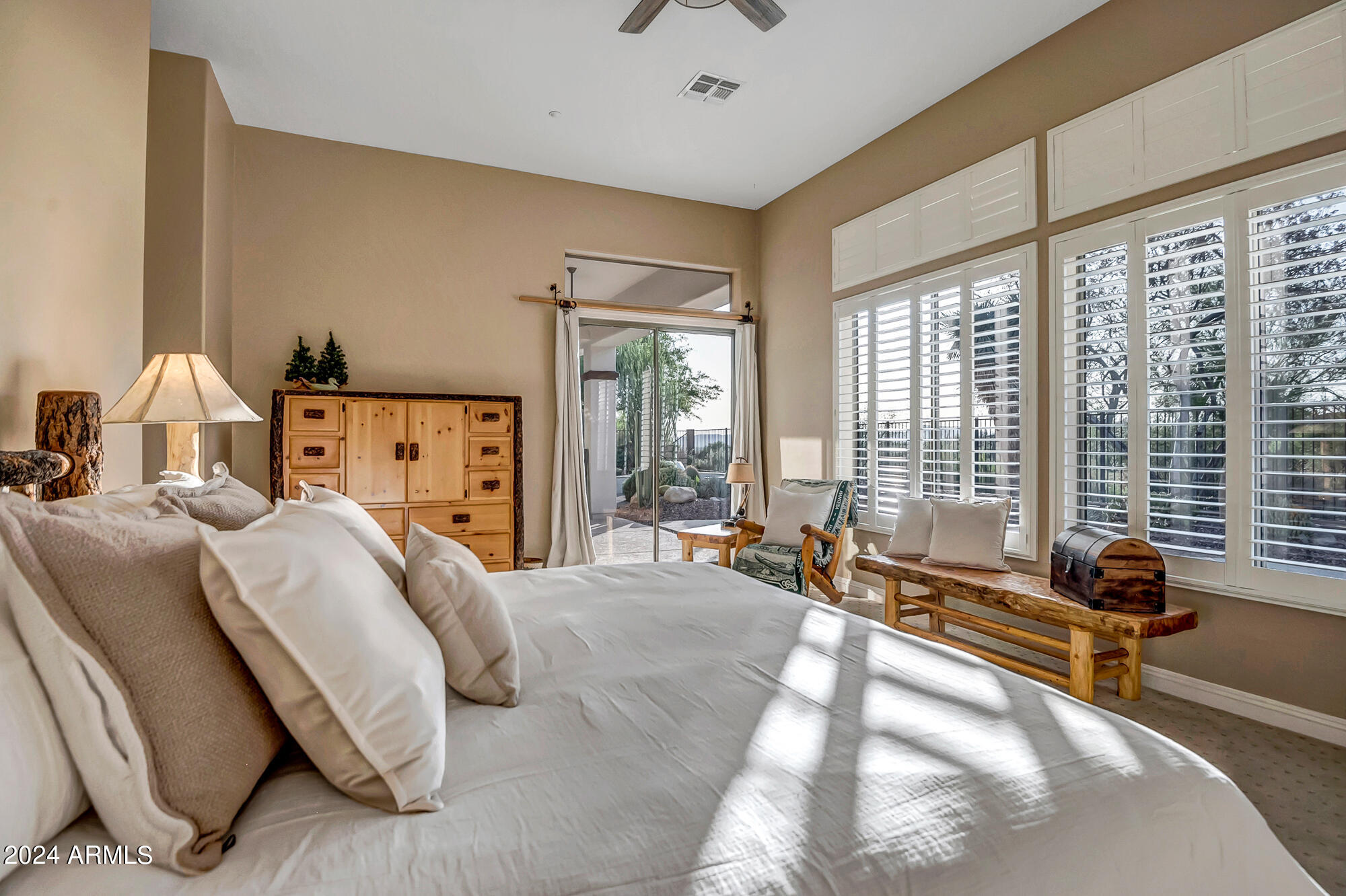 2254 W HAZELHURST Drive