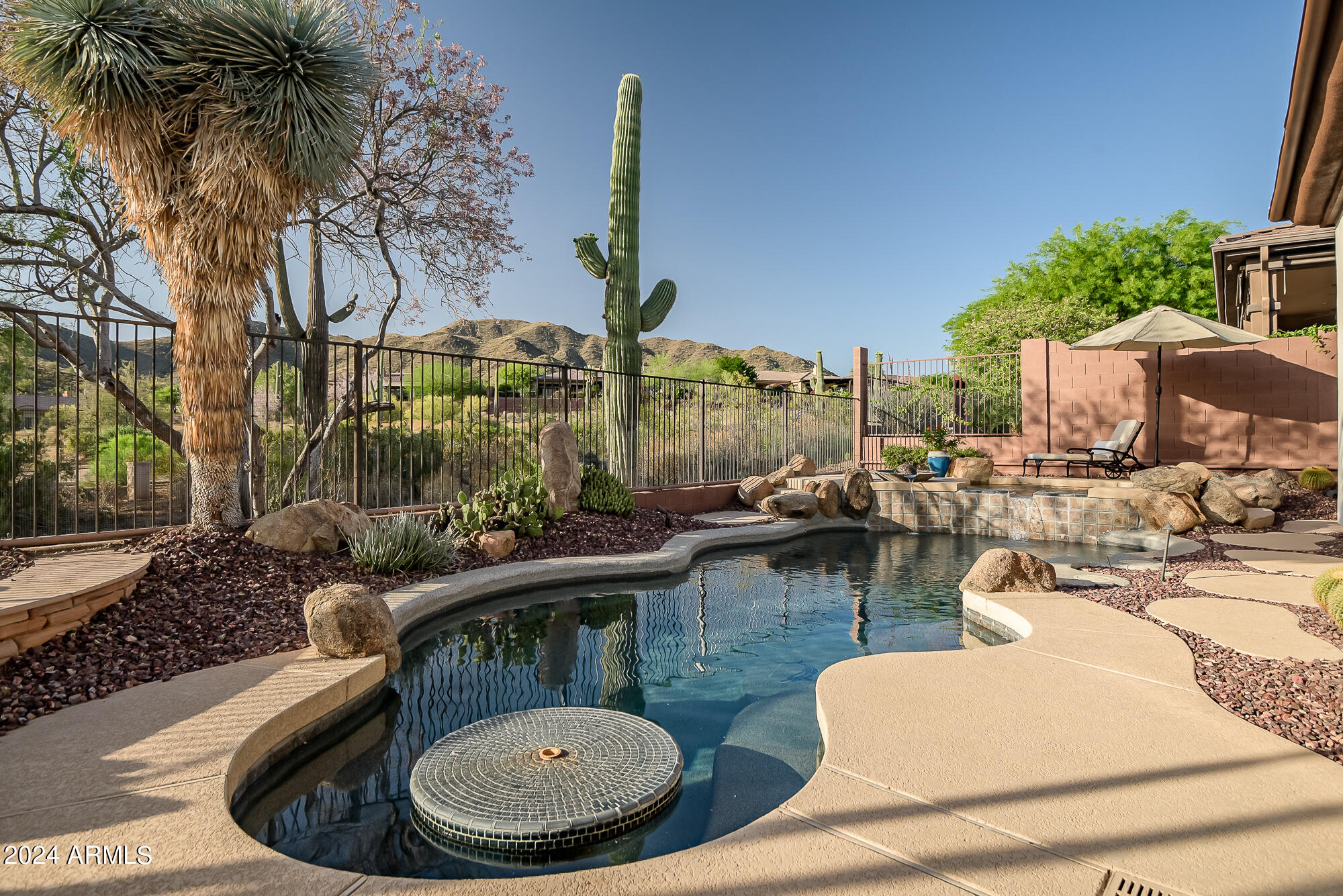 2254 W HAZELHURST Drive