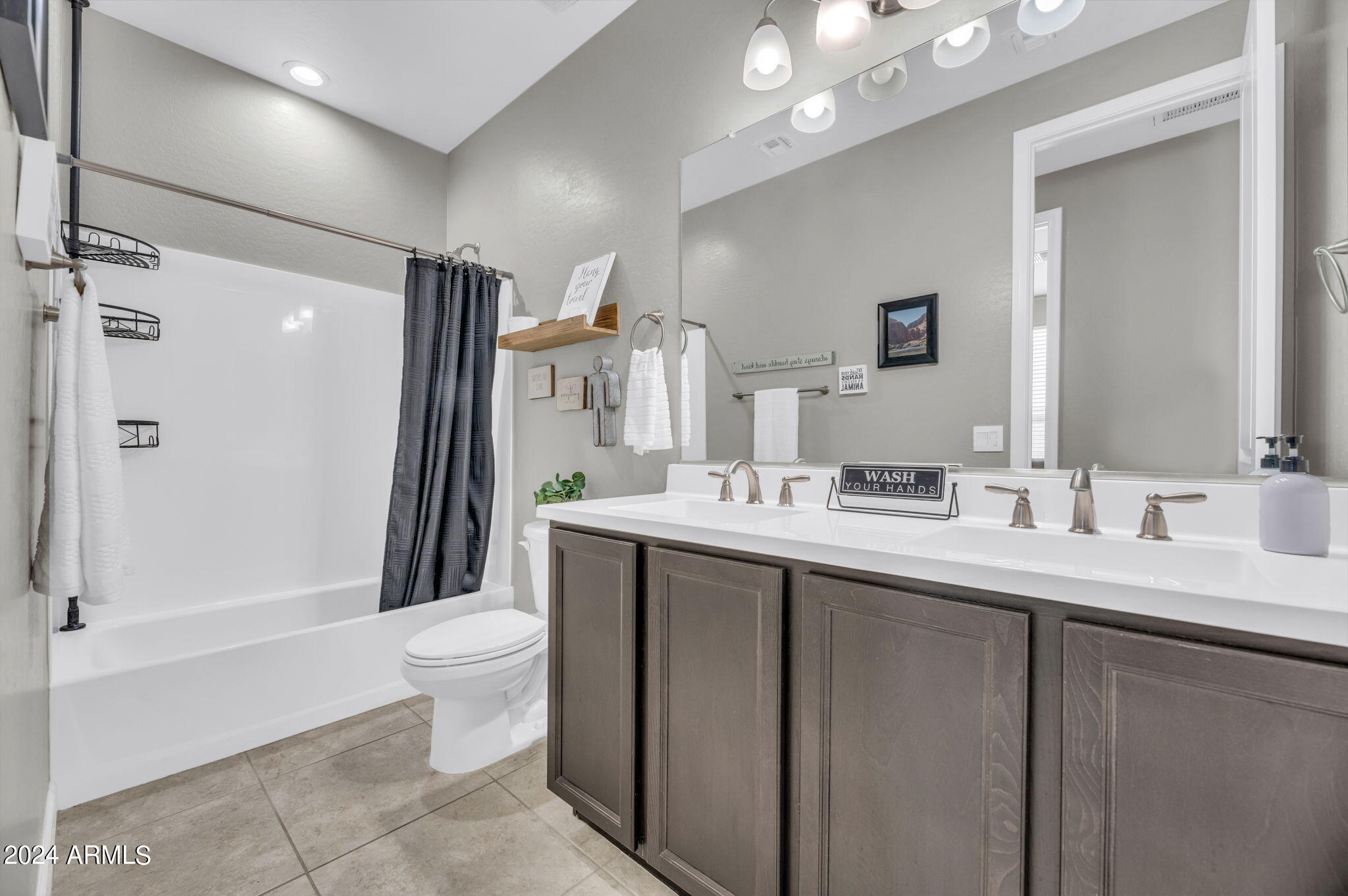 2025 E Charlotte Drive