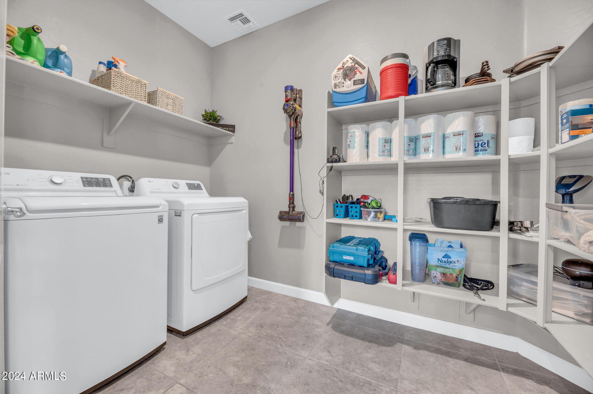 2025 E Charlotte Drive