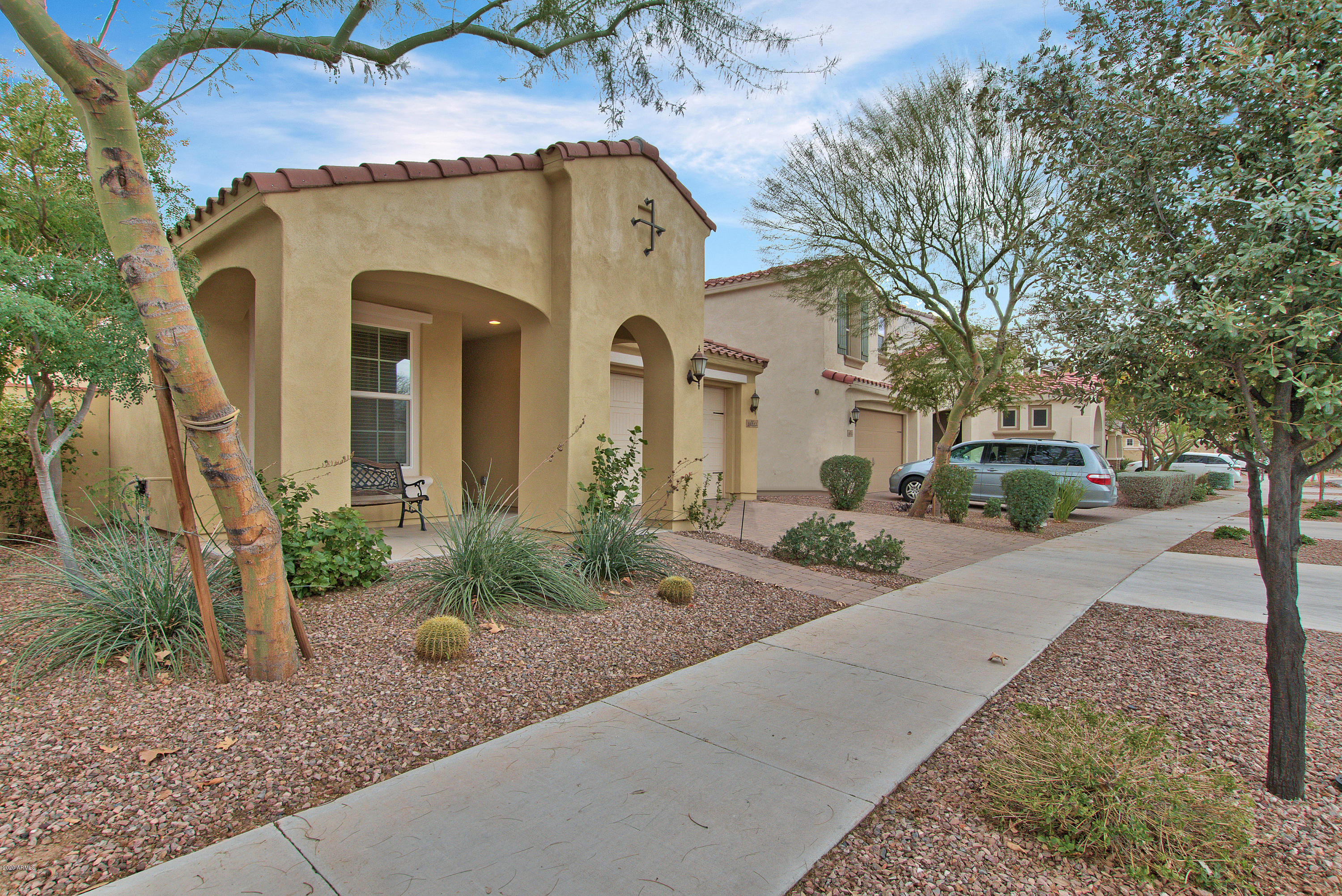 10217 E SABLE Avenue