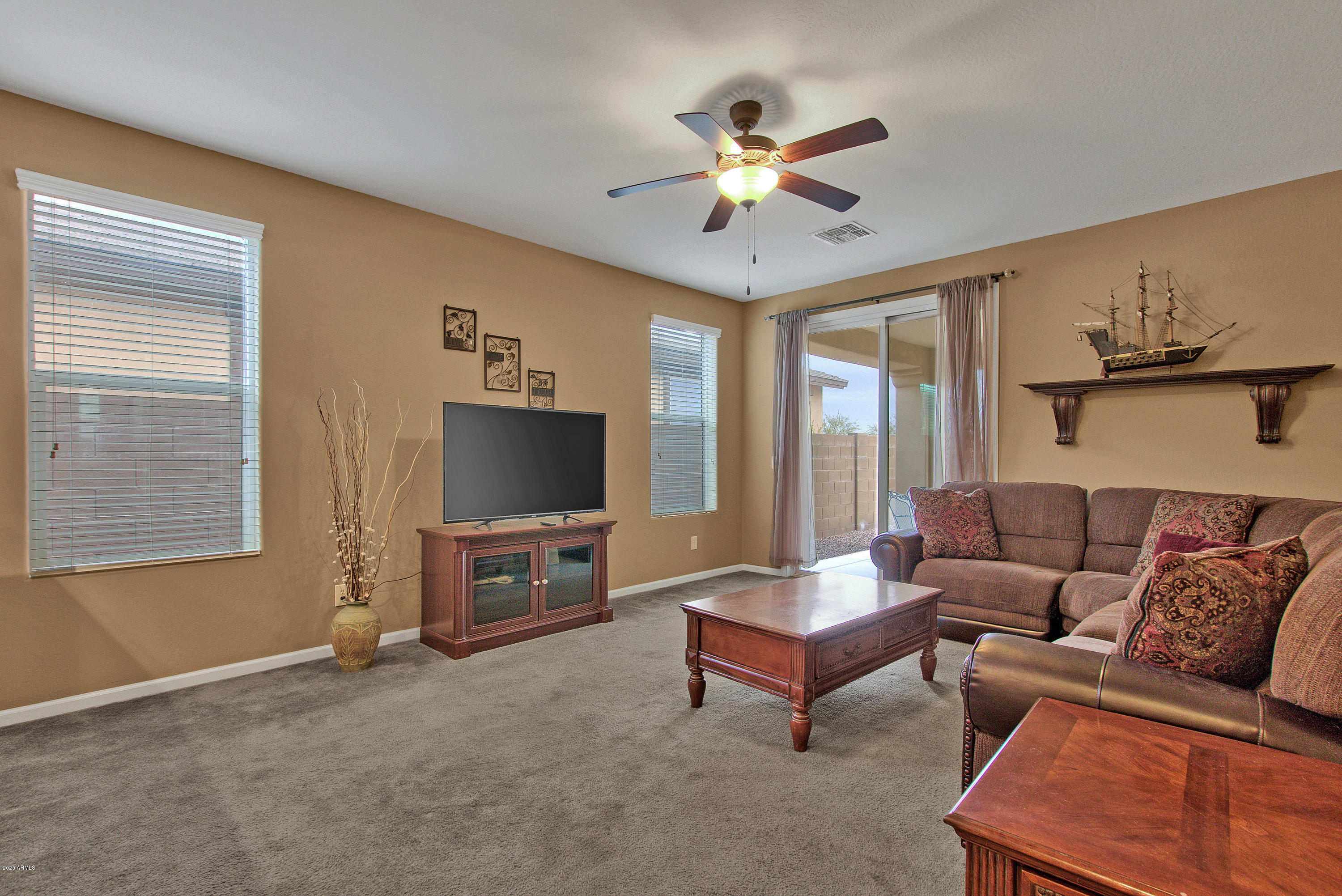 10217 E SABLE Avenue