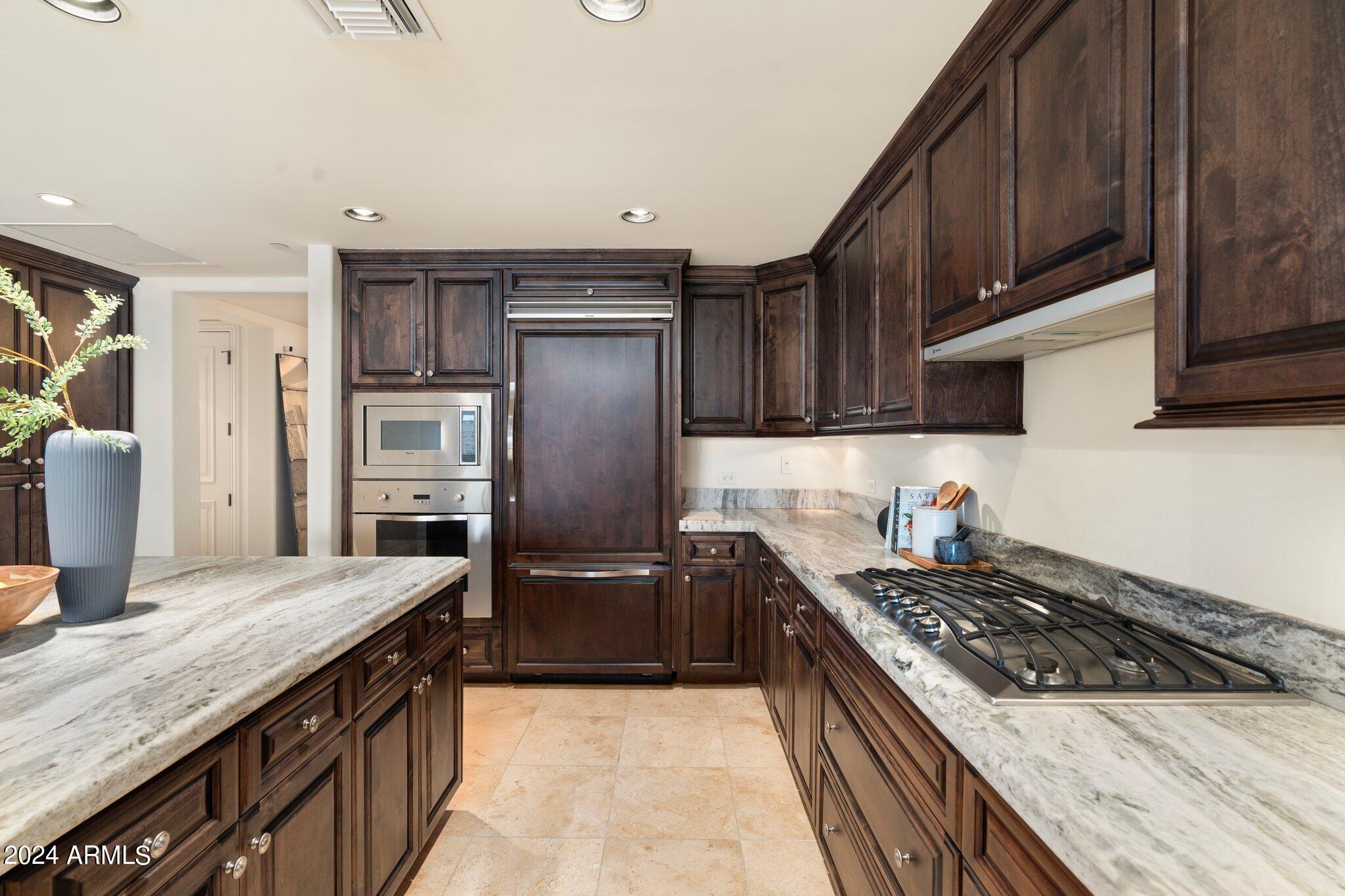 7175 E CAMELBACK Road, 907