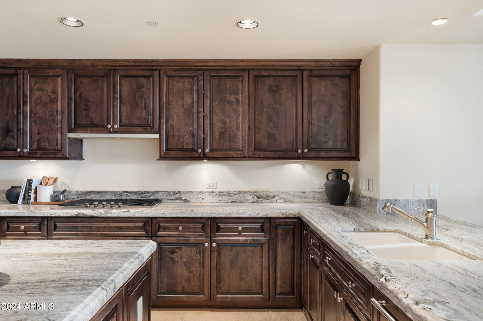 7175 E CAMELBACK Road, 907