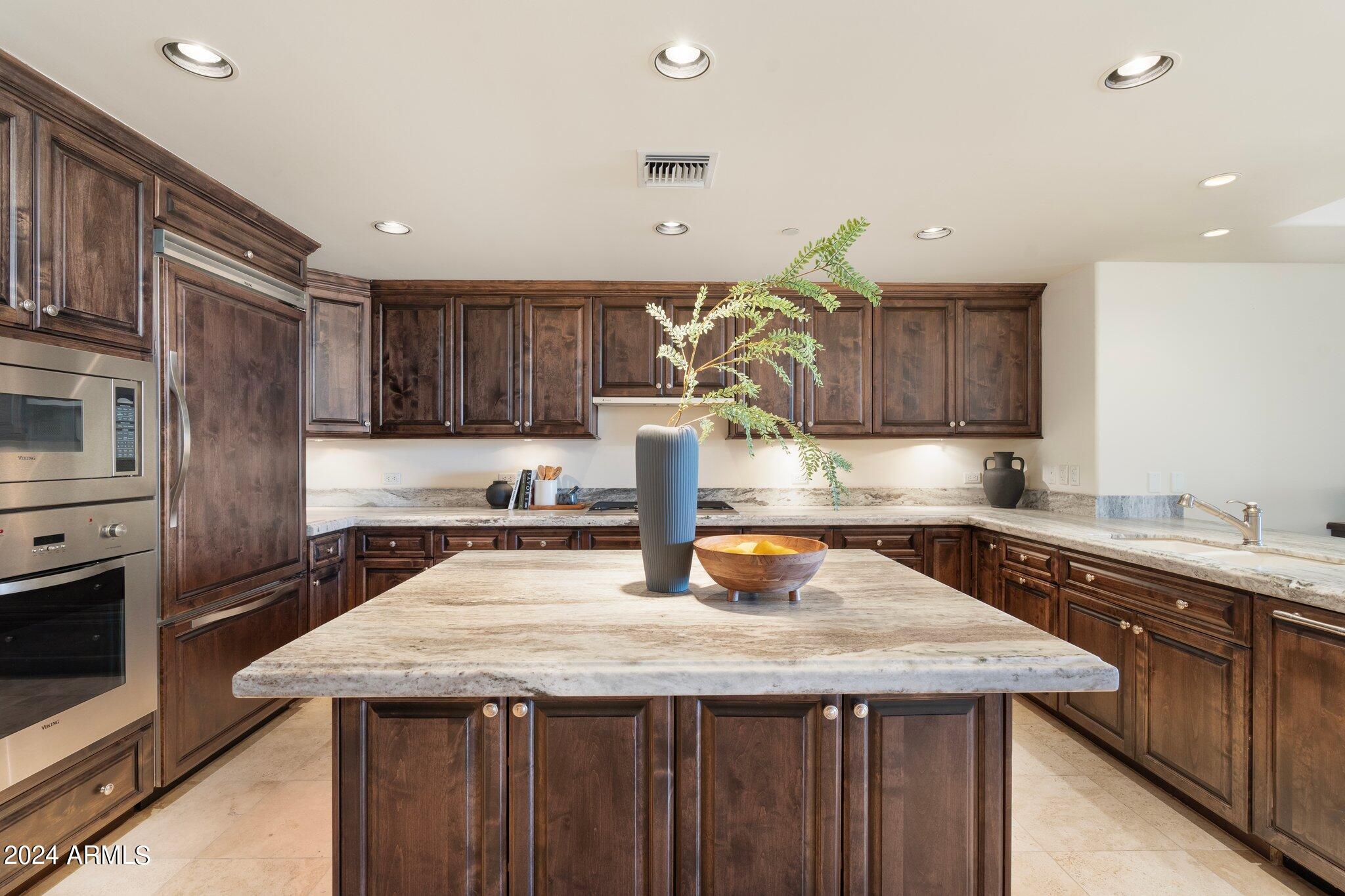 7175 E CAMELBACK Road, 907