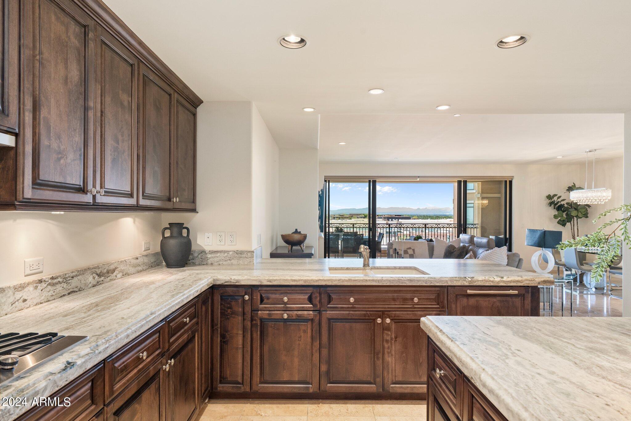 7175 E CAMELBACK Road, 907