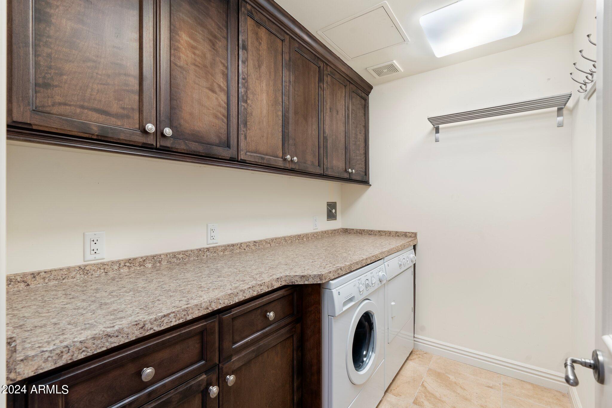 7175 E CAMELBACK Road, 907